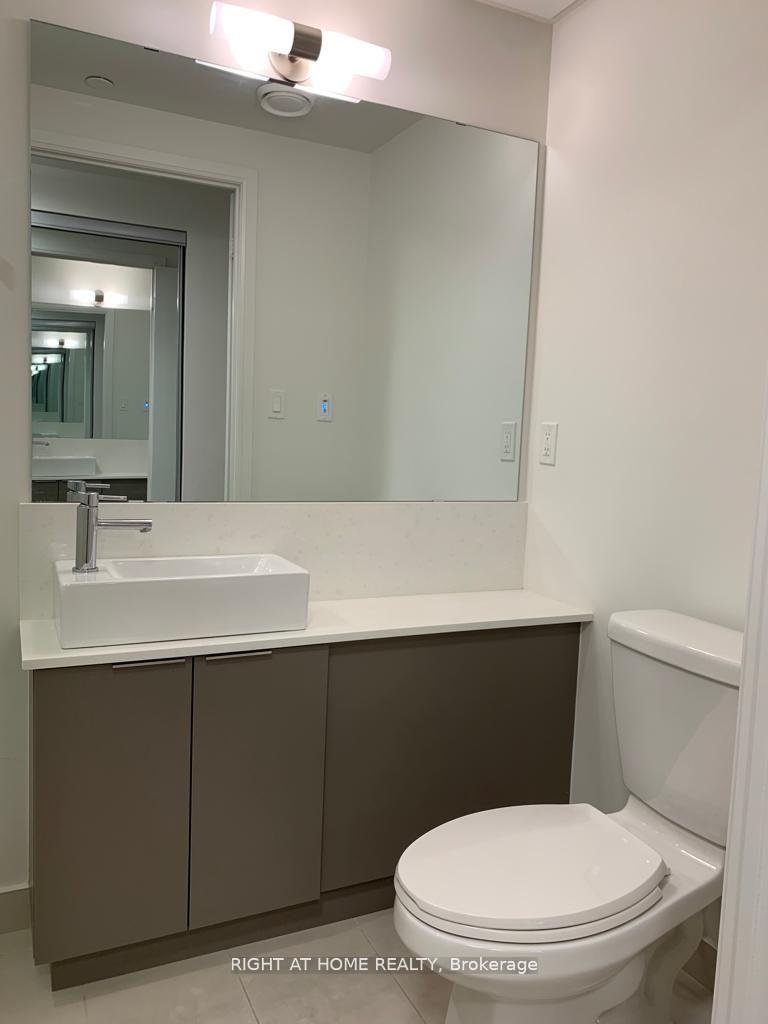 Photo 7 of Unit 1416W, 27 Bathurst Street, Toronto, Waterfront Communities — HOMEH