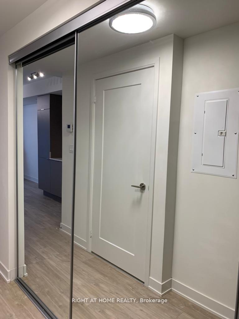 Photo 9 of Unit 1416W, 27 Bathurst Street, Toronto, Waterfront Communities — HOMEH