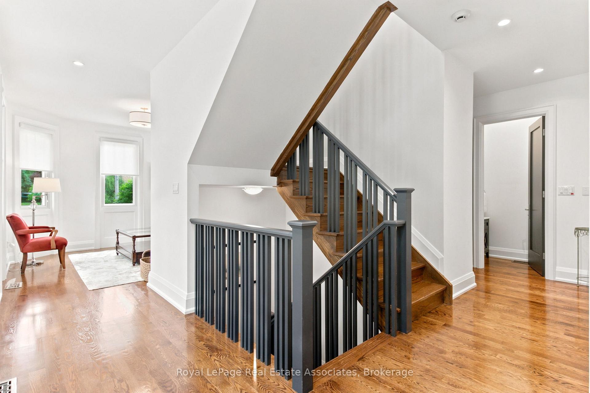 Photo 9 of 32 Jopling Avenue N, Etobicoke, Islington-City Centre West — HOMEH