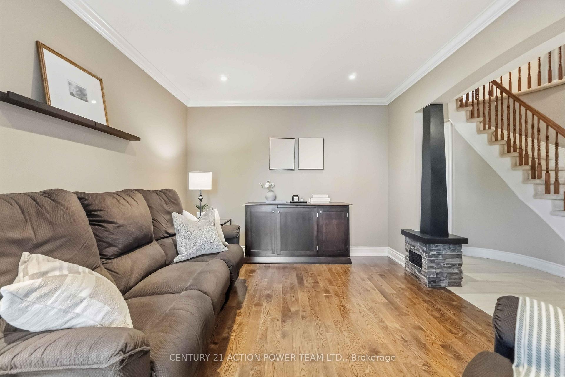 Photo 8 of 1032 Sheenboro Crescent, Ottawa, Fallingbrook/Pineridge — HOMEH