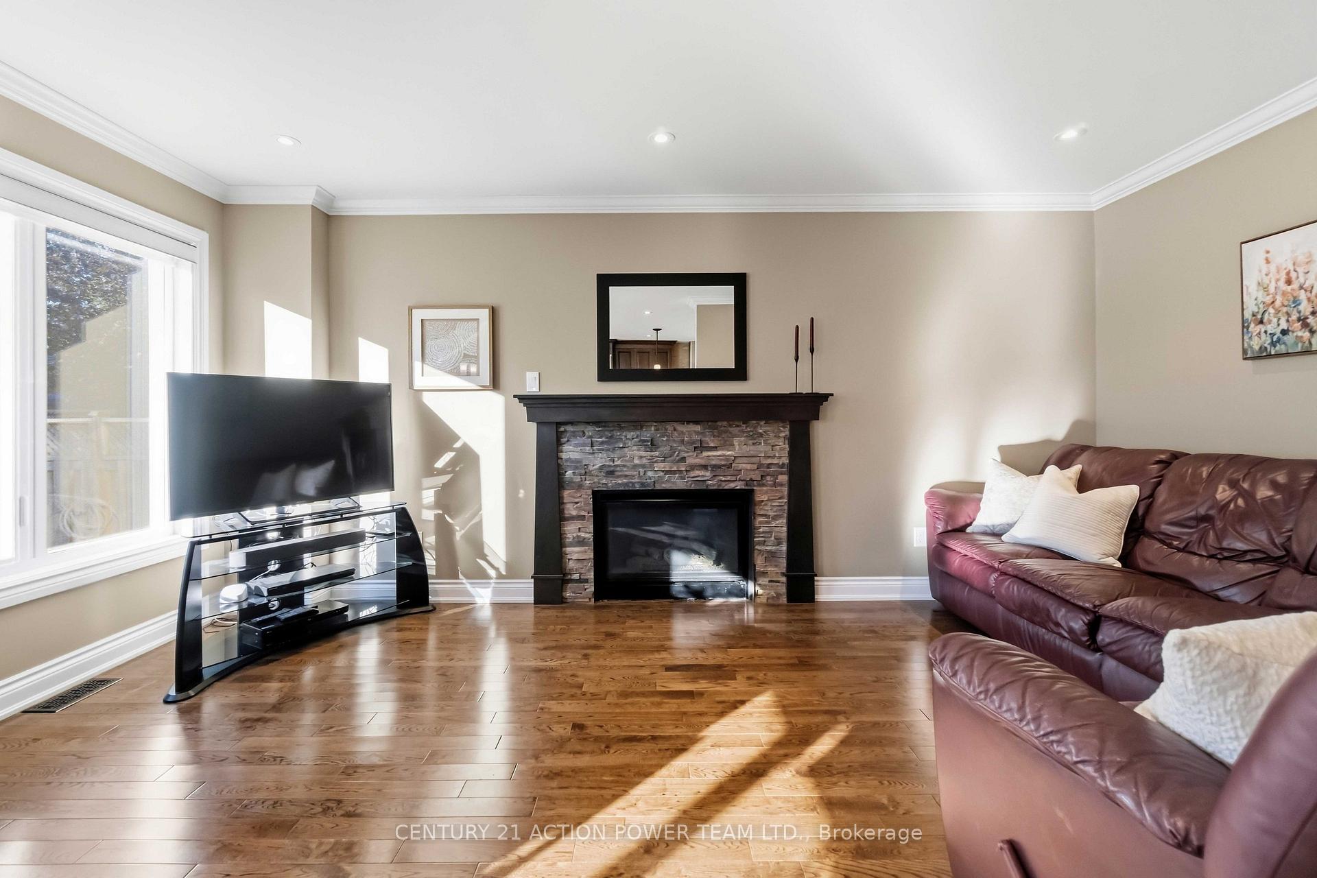 Photo 16 of 1032 Sheenboro Crescent, Ottawa, Fallingbrook/Pineridge — HOMEH