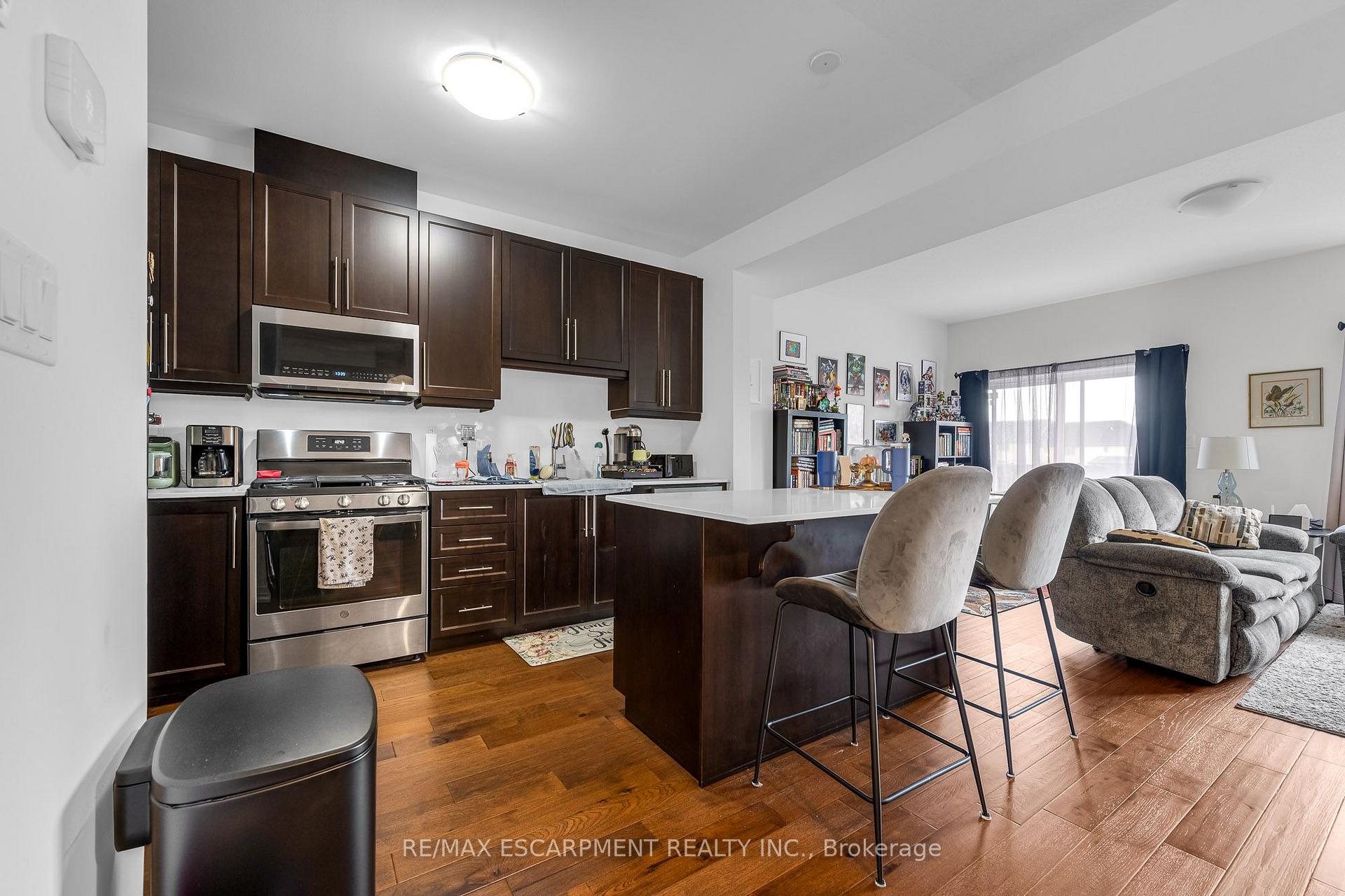 Photo 2 of 4879 Connor Drive, Lincoln, Beamsville — HOMEH
