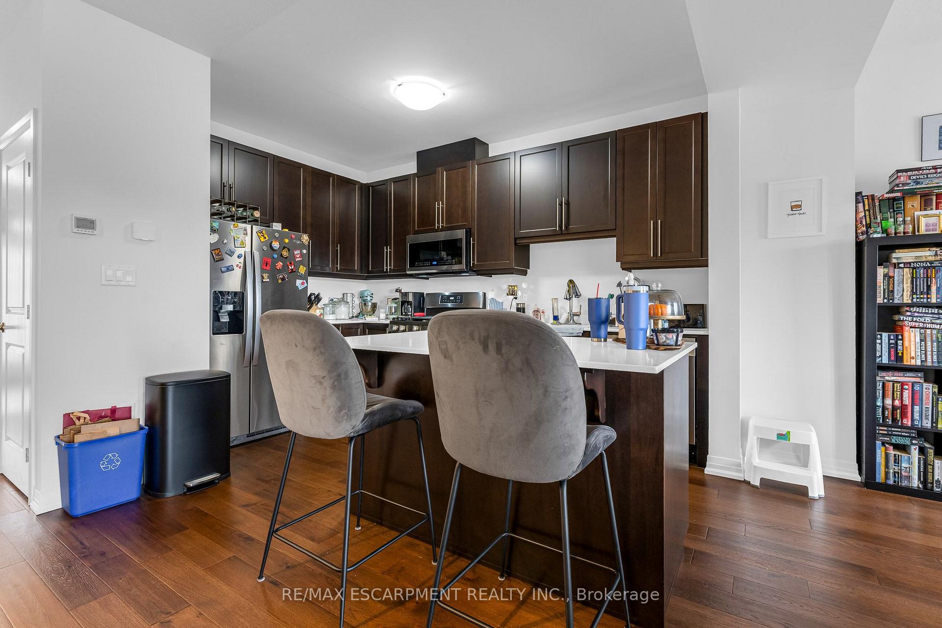 Photo 3 of 4879 Connor Drive, Lincoln, Beamsville — HOMEH