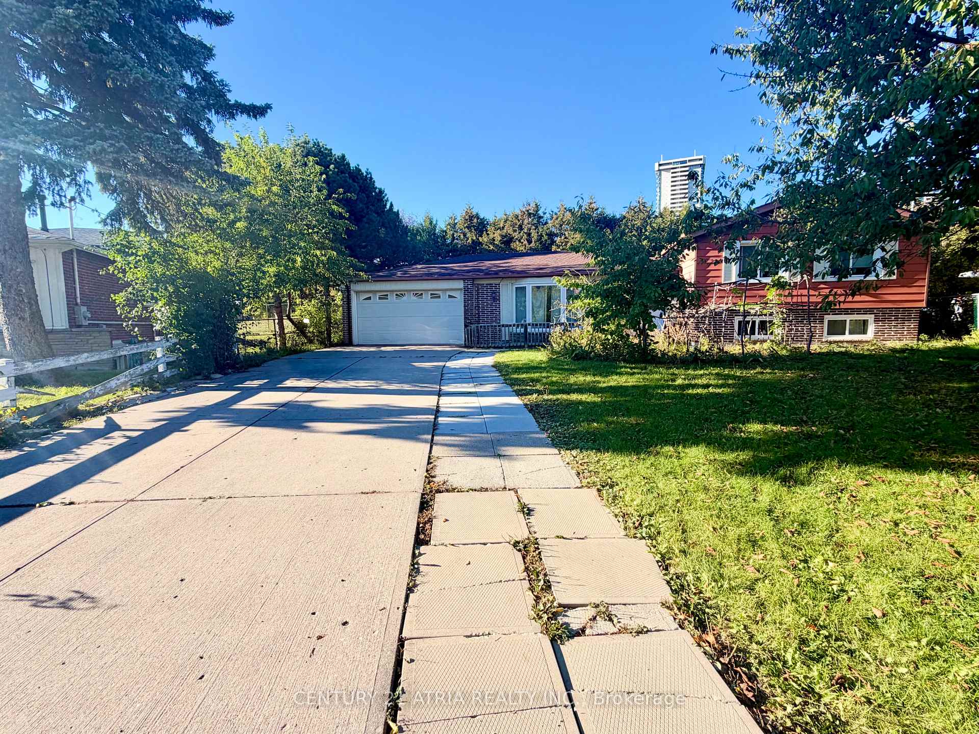 Photo 1 of Unit Ground Level, 24 Axsmith Crescent, North York, Don Valley Village — HOMEH