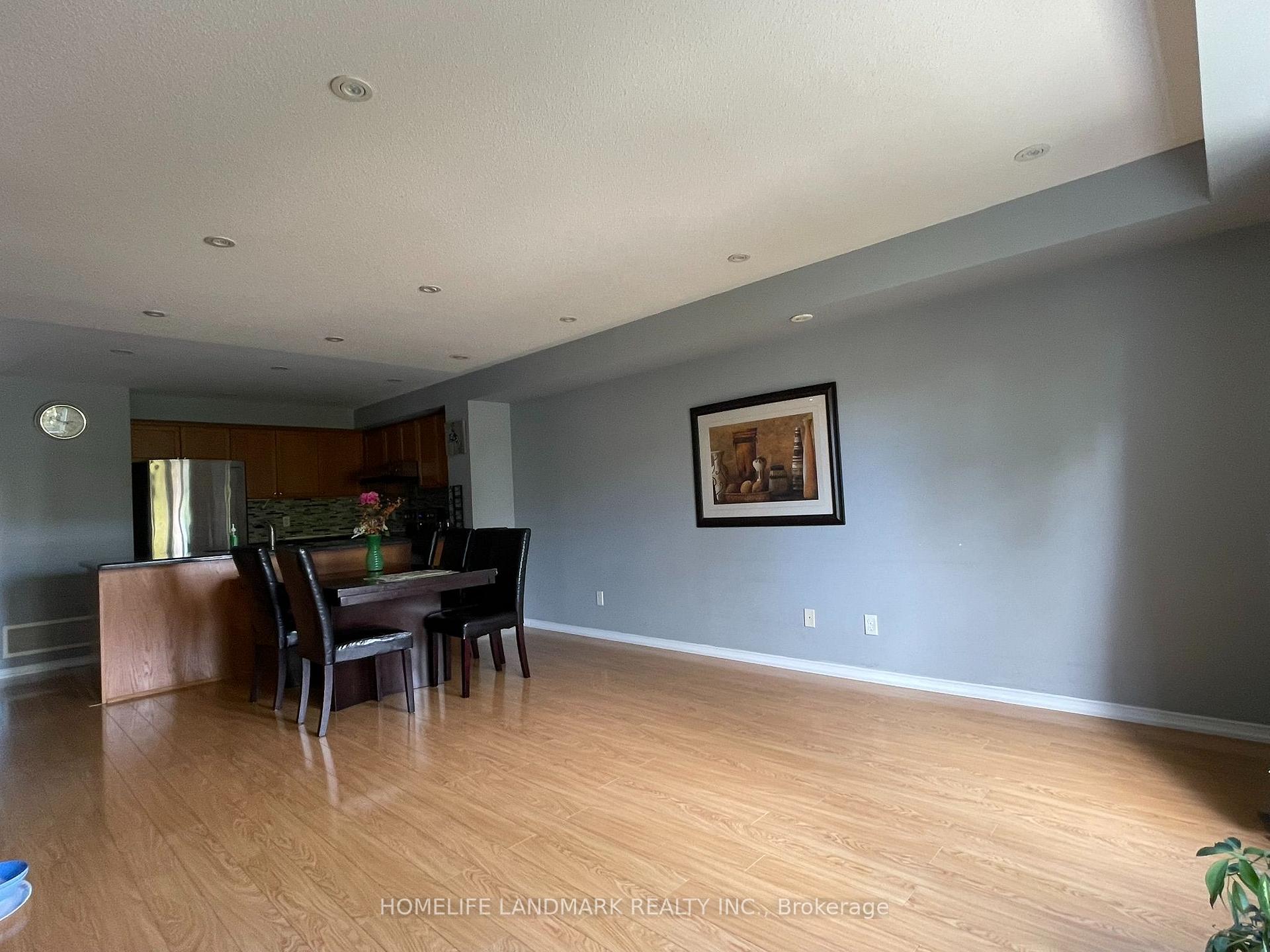 Photo 3 of Unit 10, 3375 Thomas Street, Mississauga, Churchill Meadows — HOMEH