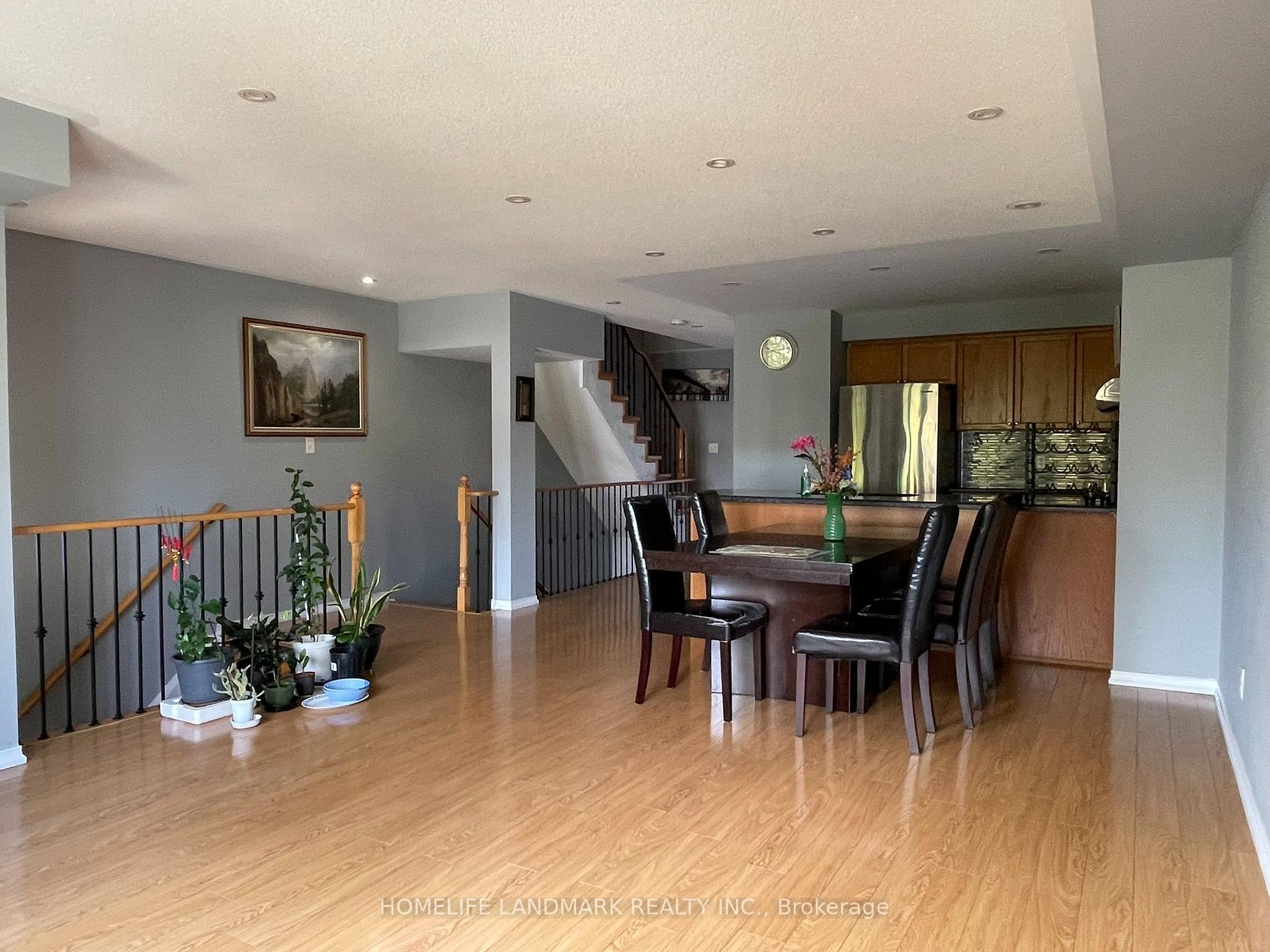 Photo 4 of Unit 10, 3375 Thomas Street, Mississauga, Churchill Meadows — HOMEH