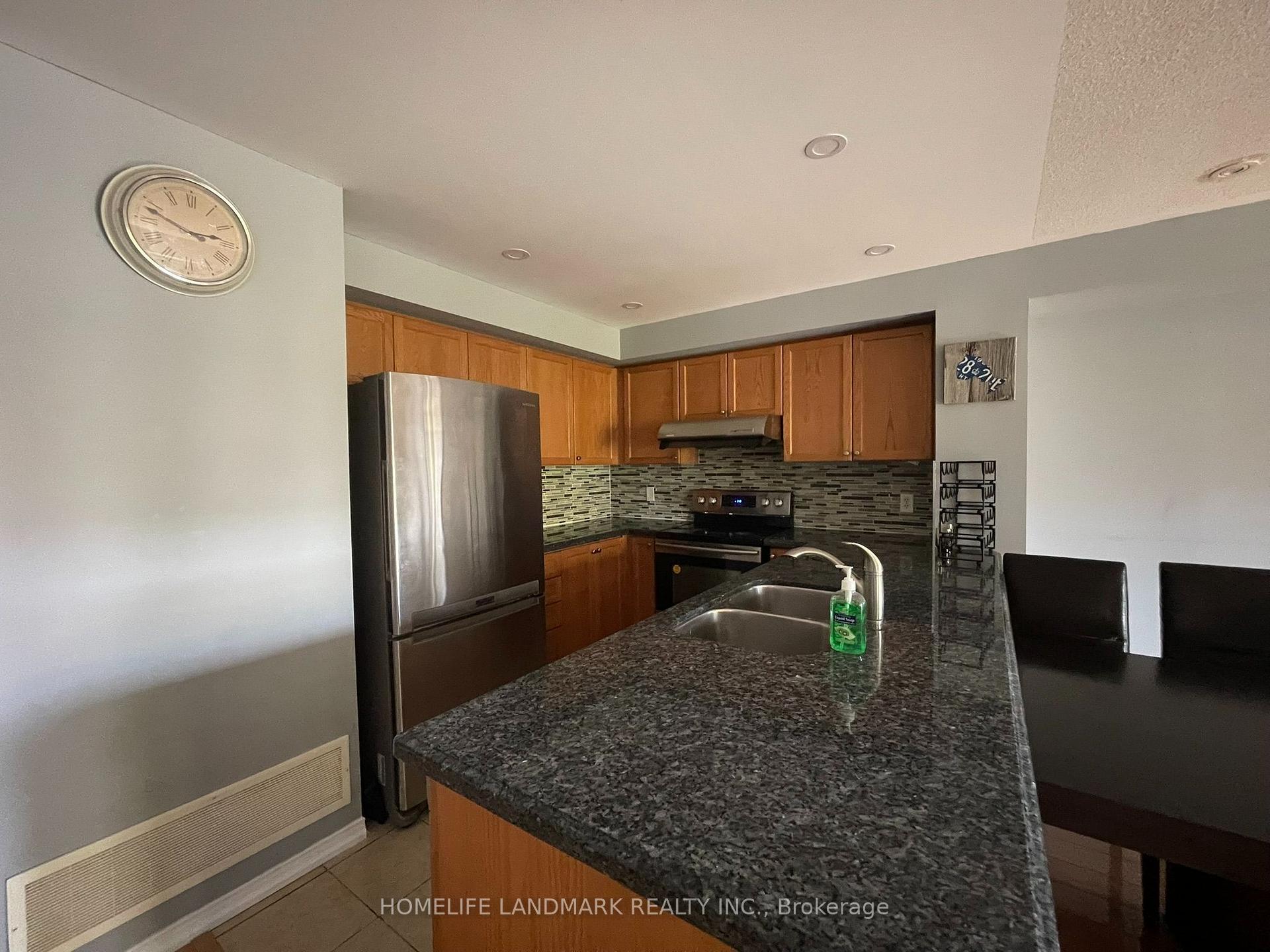 Photo 5 of Unit 10, 3375 Thomas Street, Mississauga, Churchill Meadows — HOMEH