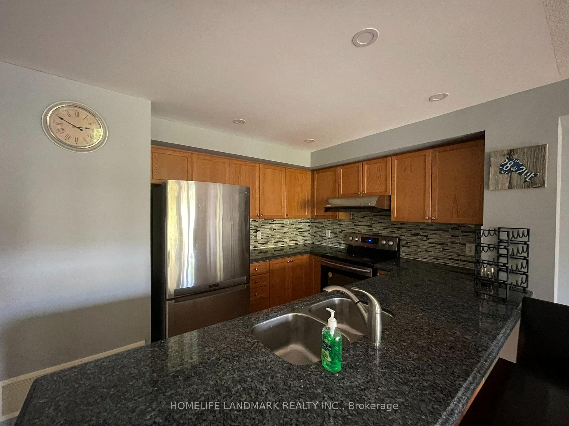 Photo 8 of Unit 10, 3375 Thomas Street, Mississauga, Churchill Meadows — HOMEH