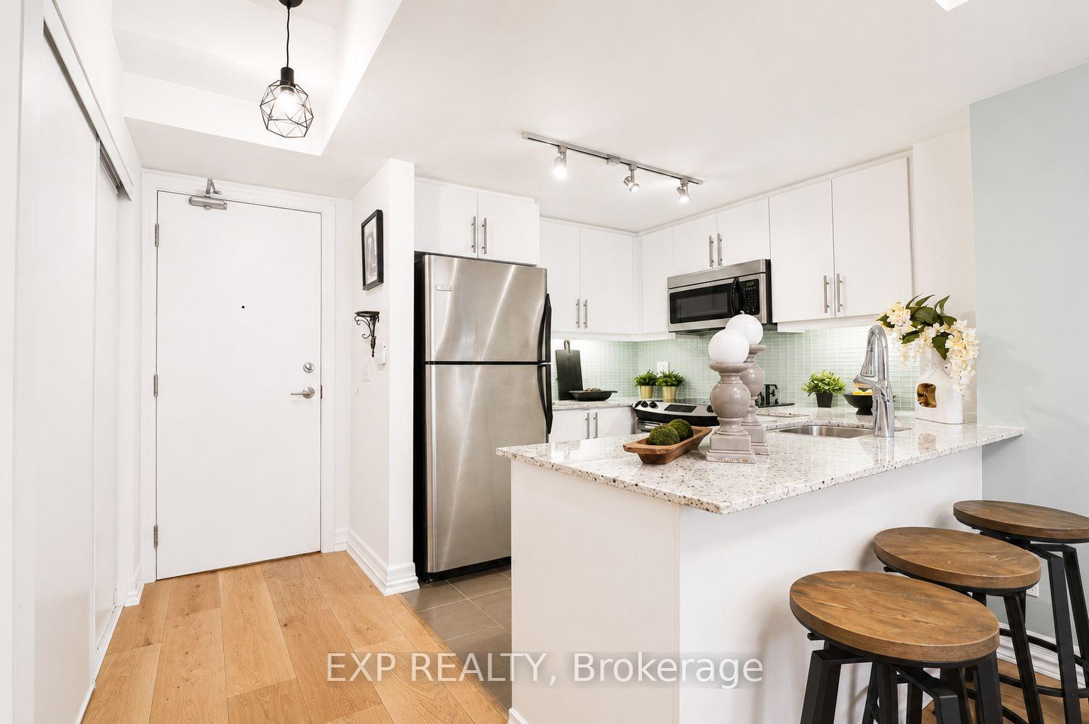 Photo 3 of Unit 404, 500 St Clair Avenue W, Toronto, Forest Hill South — HOMEH