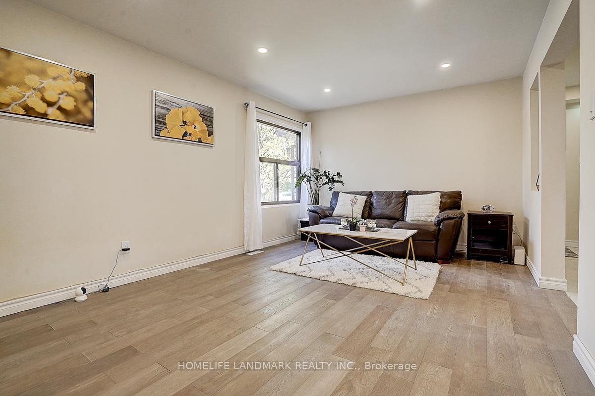 Photo 3 of 49 Grenbeck Drive, Scarborough, Milliken — HOMEH