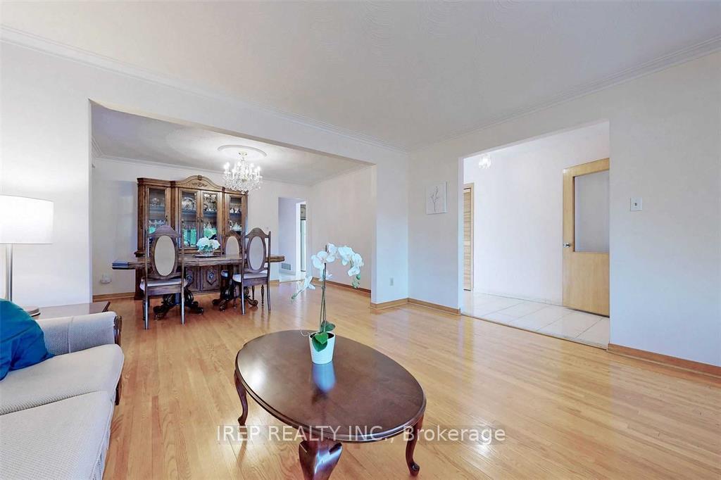 Photo 6 of Unit Main, 94 Iangrove Terrace, Scarborough, L'Amoreaux — HOMEH