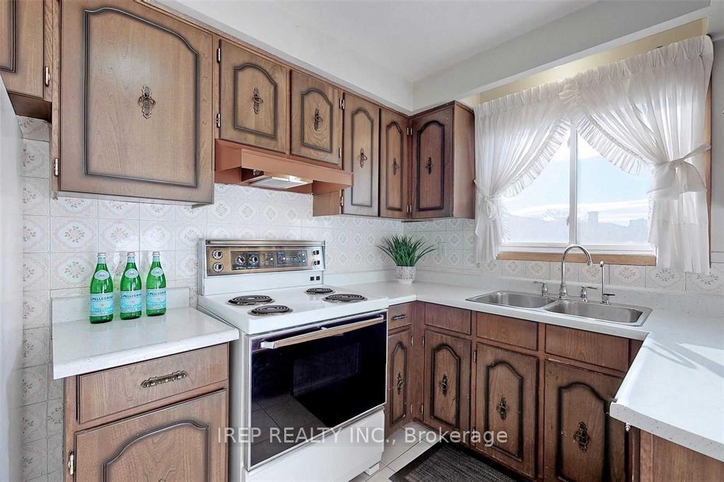 Photo 11 of Unit Main, 94 Iangrove Terrace, Scarborough, L'Amoreaux — HOMEH