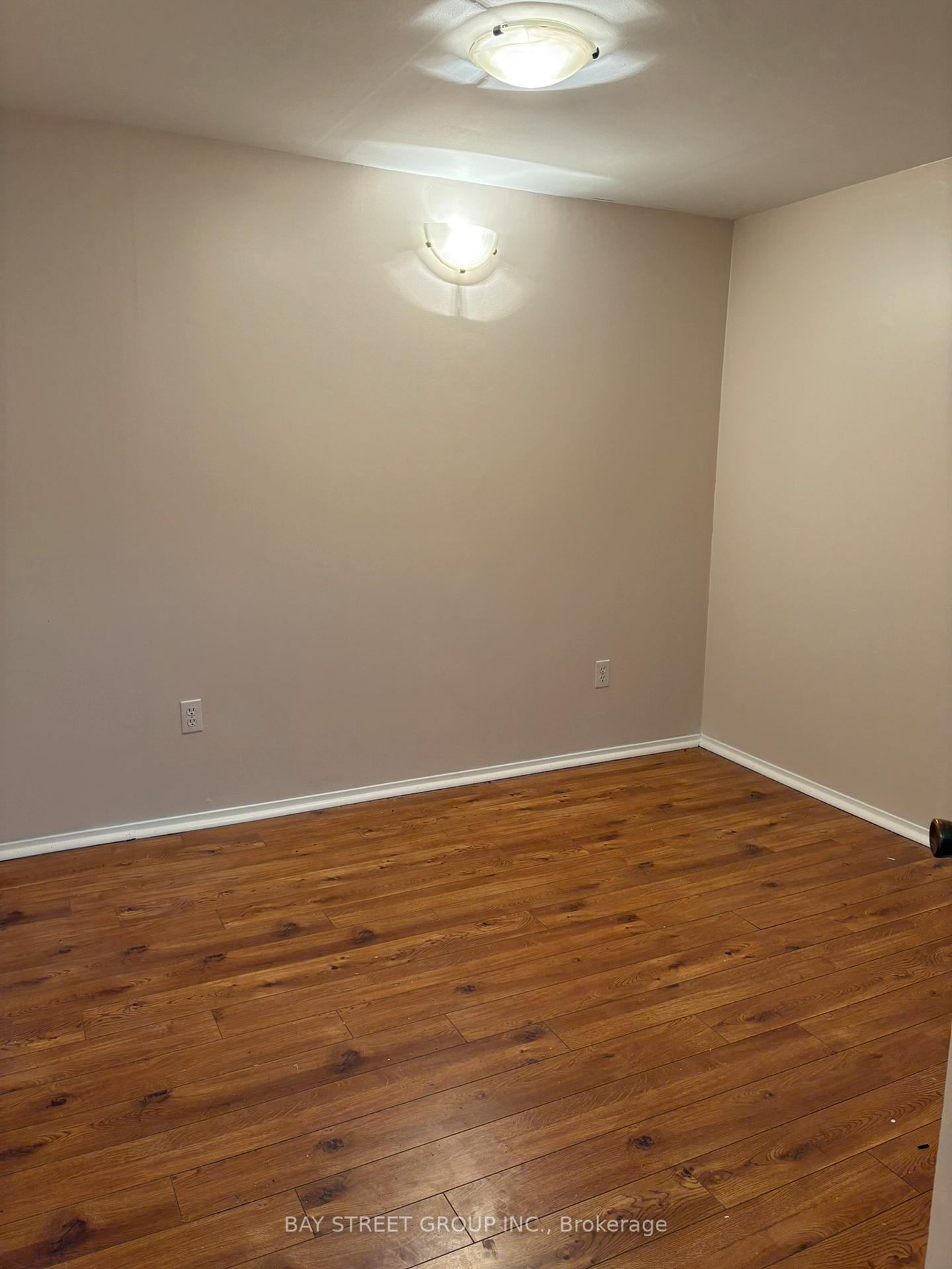 Photo 11 of 16 Tinti Place, Vaughan, Crestwood-Springfarm-Yorkhill — HOMEH