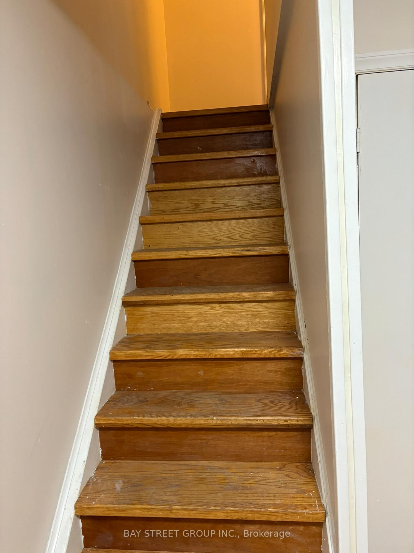 Photo 12 of 16 Tinti Place, Vaughan, Crestwood-Springfarm-Yorkhill — HOMEH