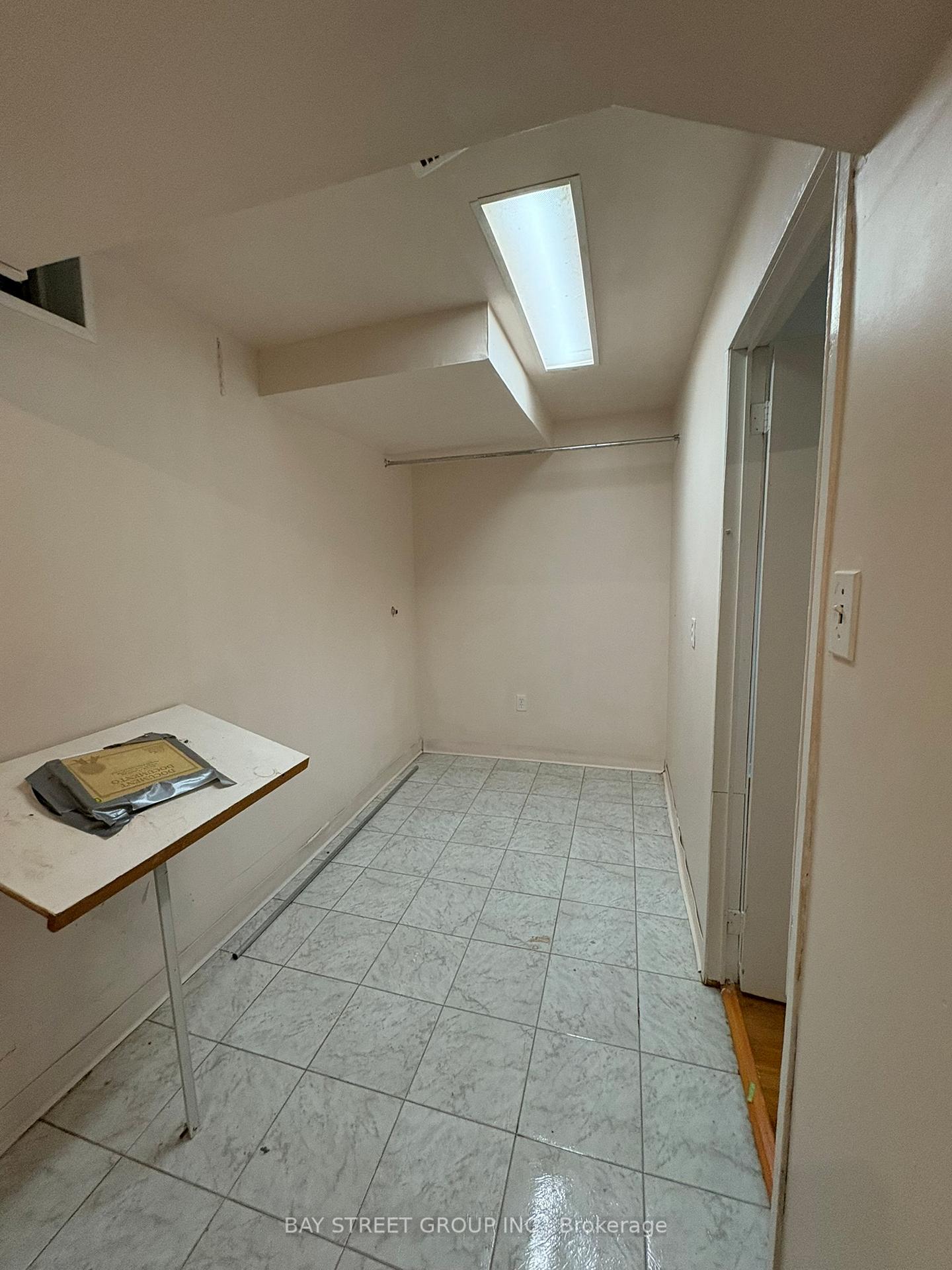 Photo 13 of 16 Tinti Place, Vaughan, Crestwood-Springfarm-Yorkhill — HOMEH