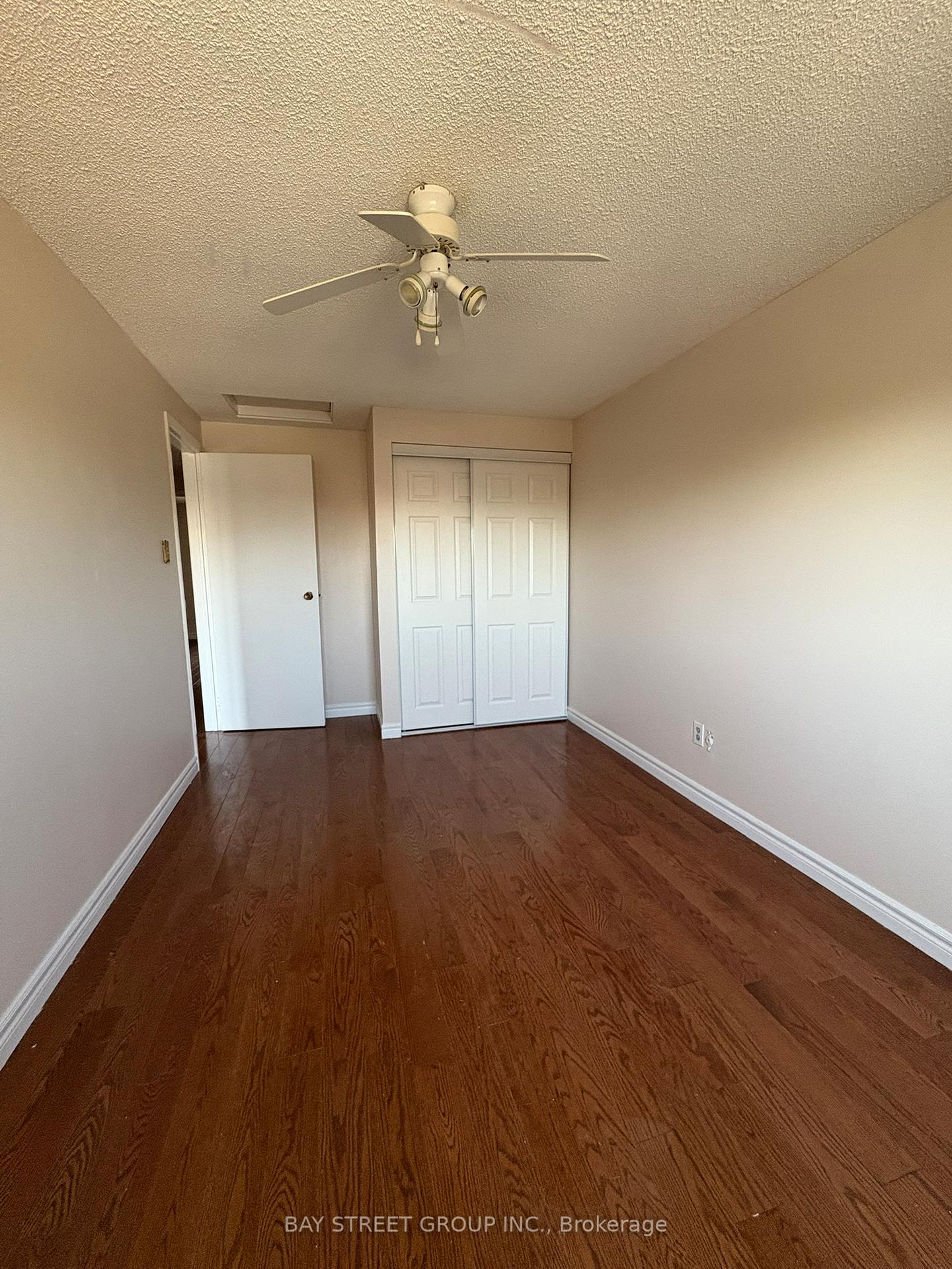 Photo 15 of 16 Tinti Place, Vaughan, Crestwood-Springfarm-Yorkhill — HOMEH