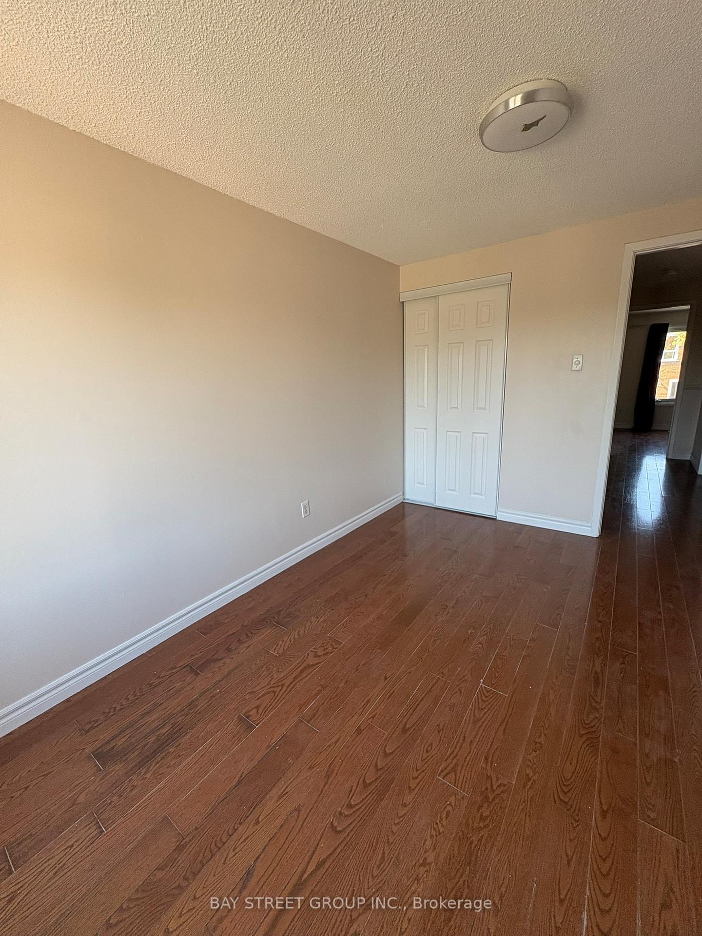 Photo 16 of 16 Tinti Place, Vaughan, Crestwood-Springfarm-Yorkhill — HOMEH