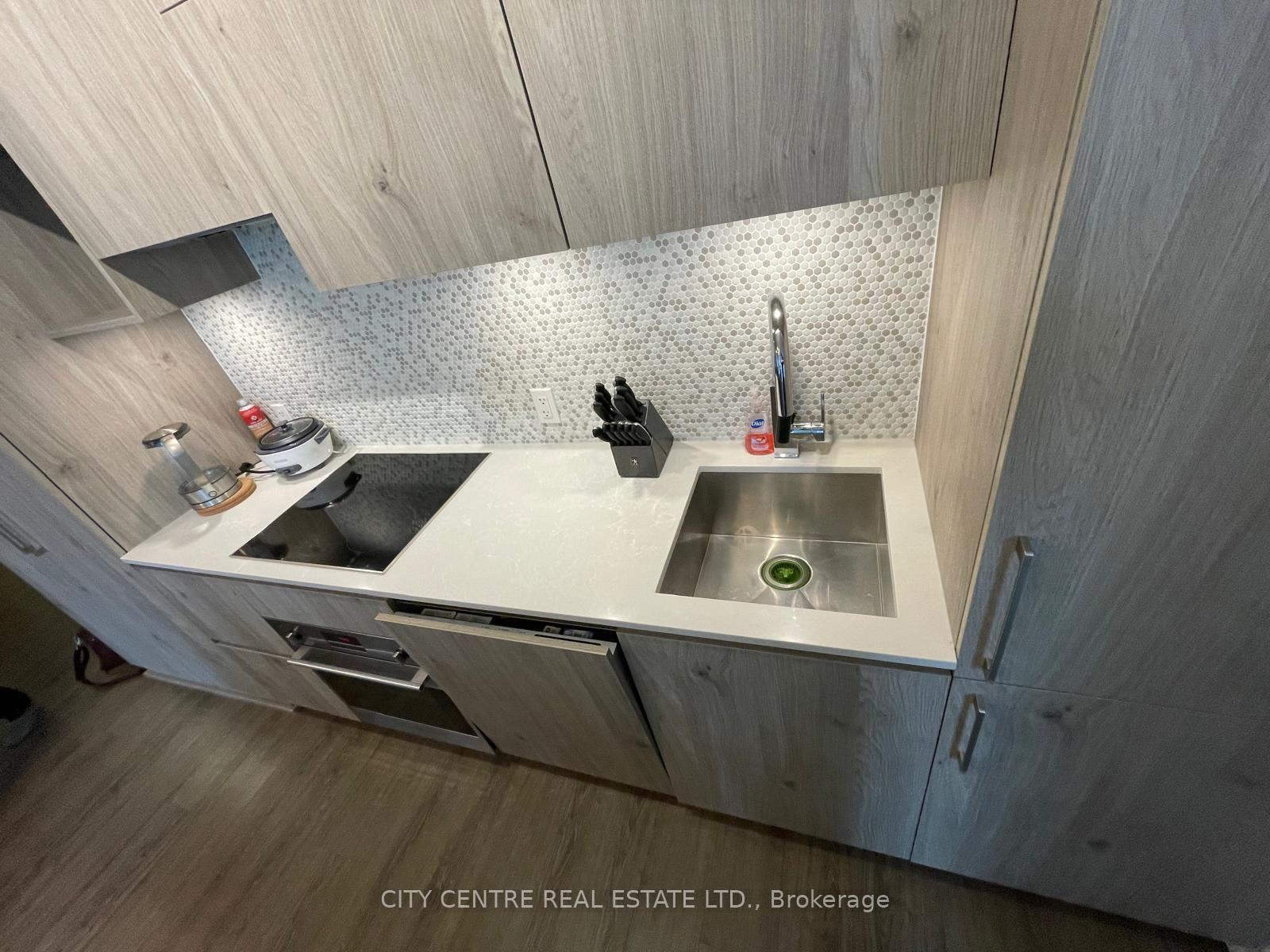Photo 5 of Unit 1602, 1 Yorkville Avenue, Toronto, The Annex — HOMEH