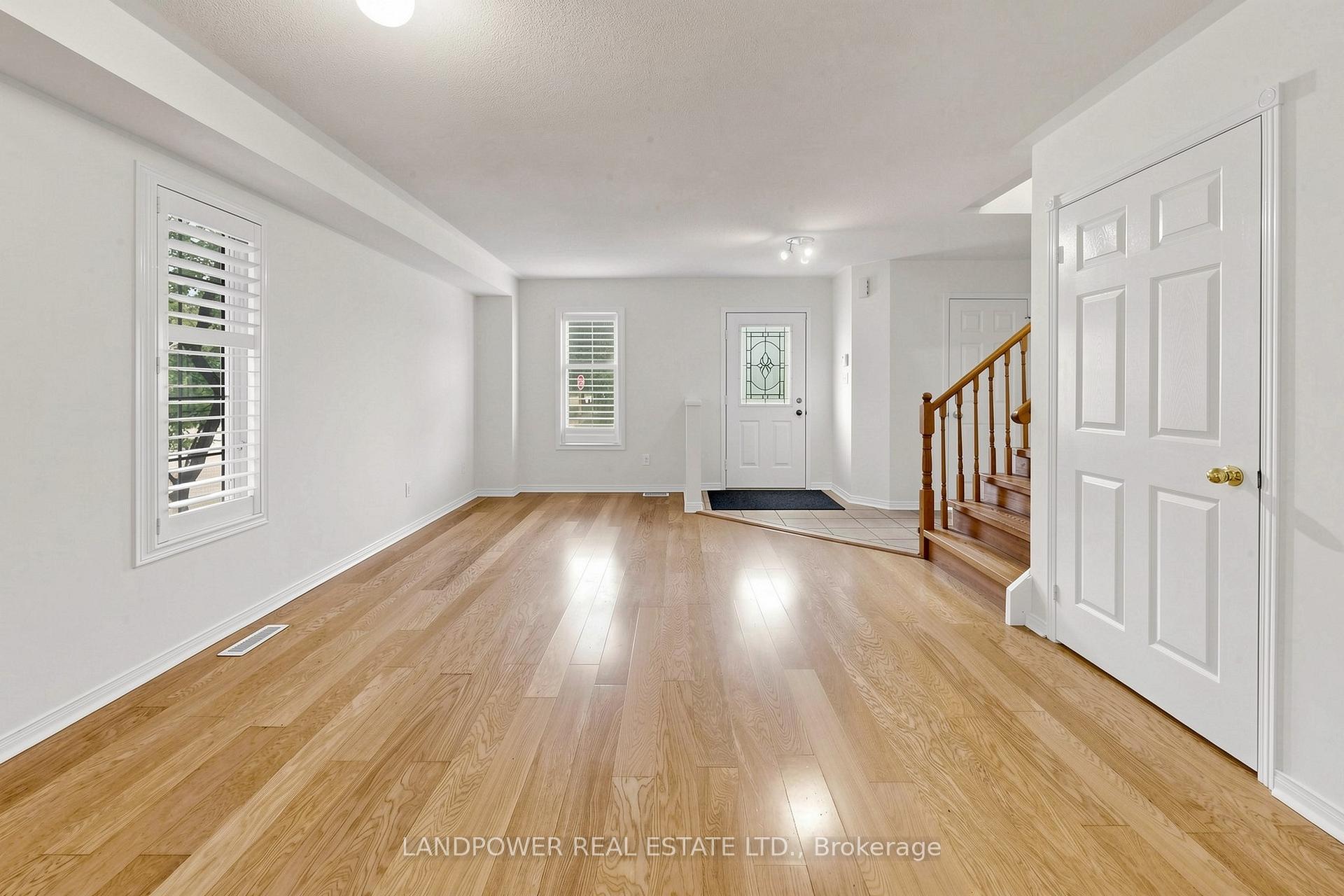 Photo 5 of 1 Bruce Creek Drive, Markham, Angus Glen — HOMEH