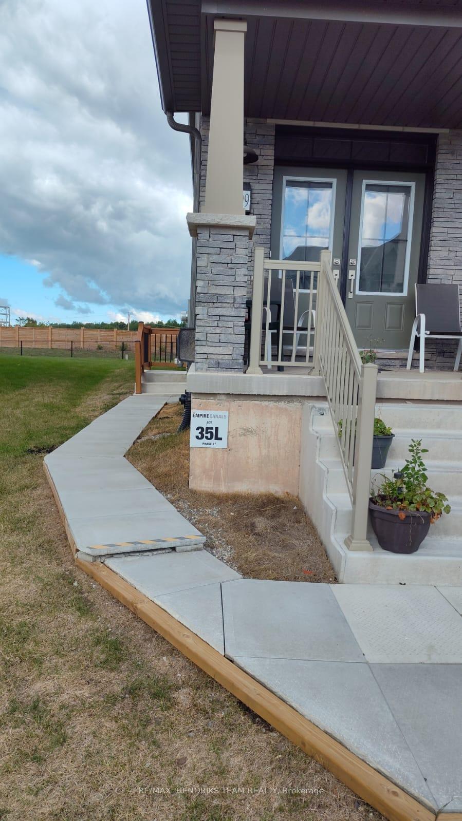 Photo 3 of Unit Basement, 199 Port Crescent E, Welland, Dain City — HOMEH