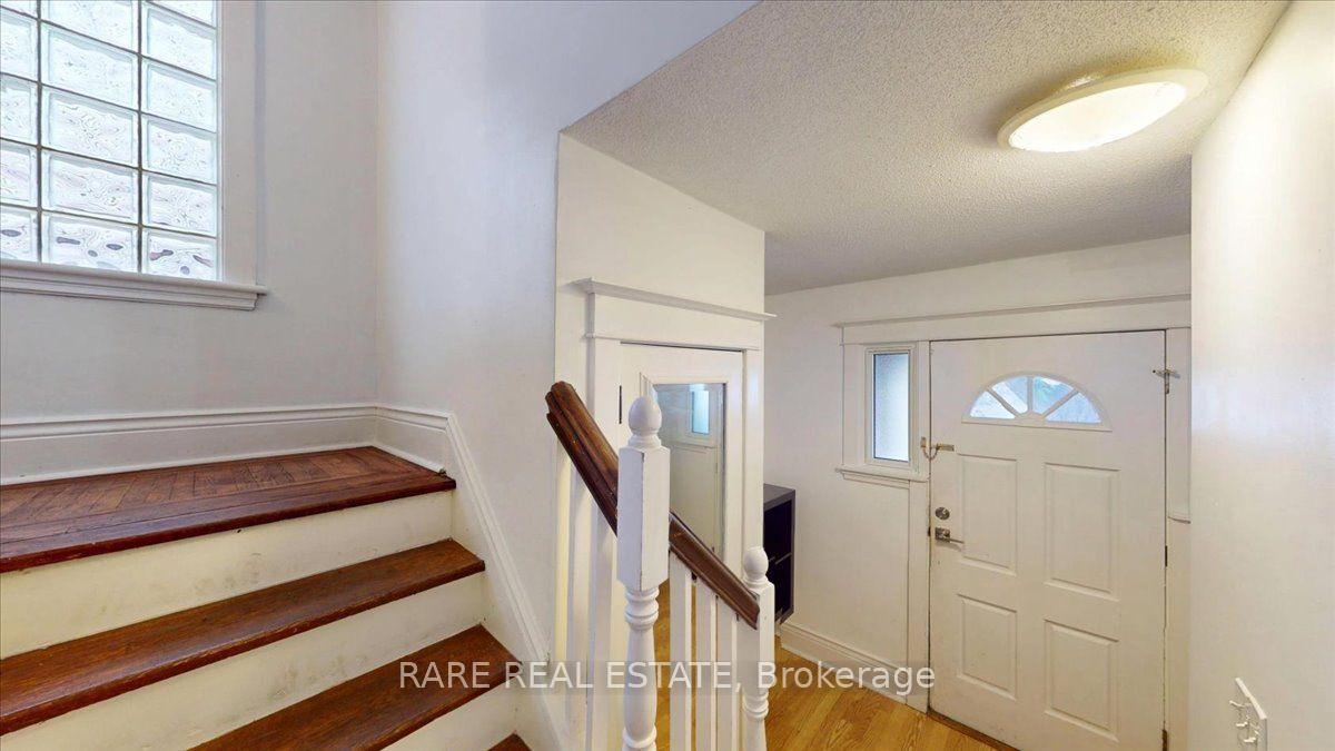 Photo 4 of Unit 2, 8 Balsam Avenue N, Hamilton, Stipley — HOMEH