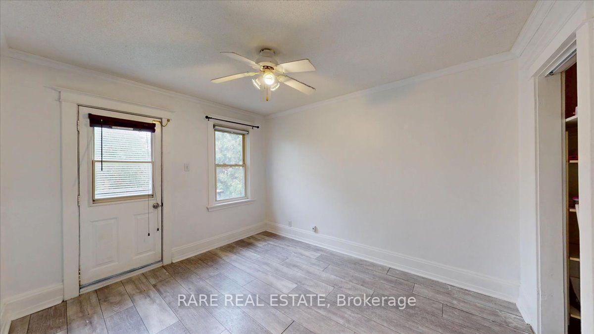 Photo 5 of Unit 2, 8 Balsam Avenue N, Hamilton, Stipley — HOMEH