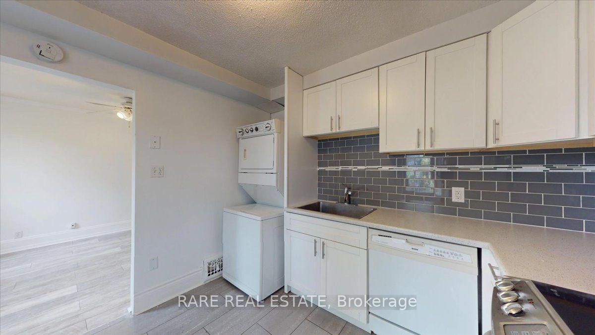 Photo 8 of Unit 2, 8 Balsam Avenue N, Hamilton, Stipley — HOMEH