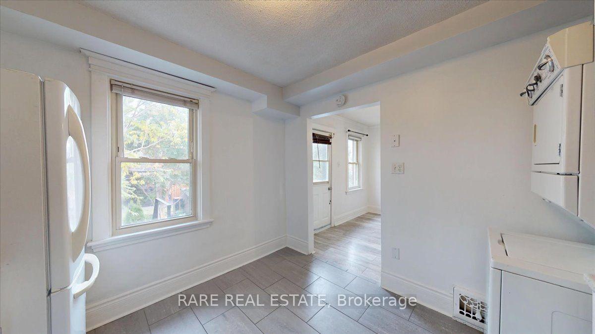 Photo 10 of Unit 2, 8 Balsam Avenue N, Hamilton, Stipley — HOMEH