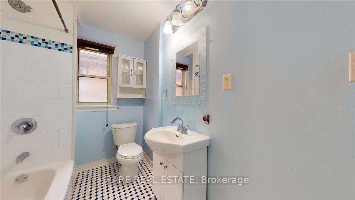 Photo 24 of Unit 2, 8 Balsam Avenue N, Hamilton, Stipley — HOMEH