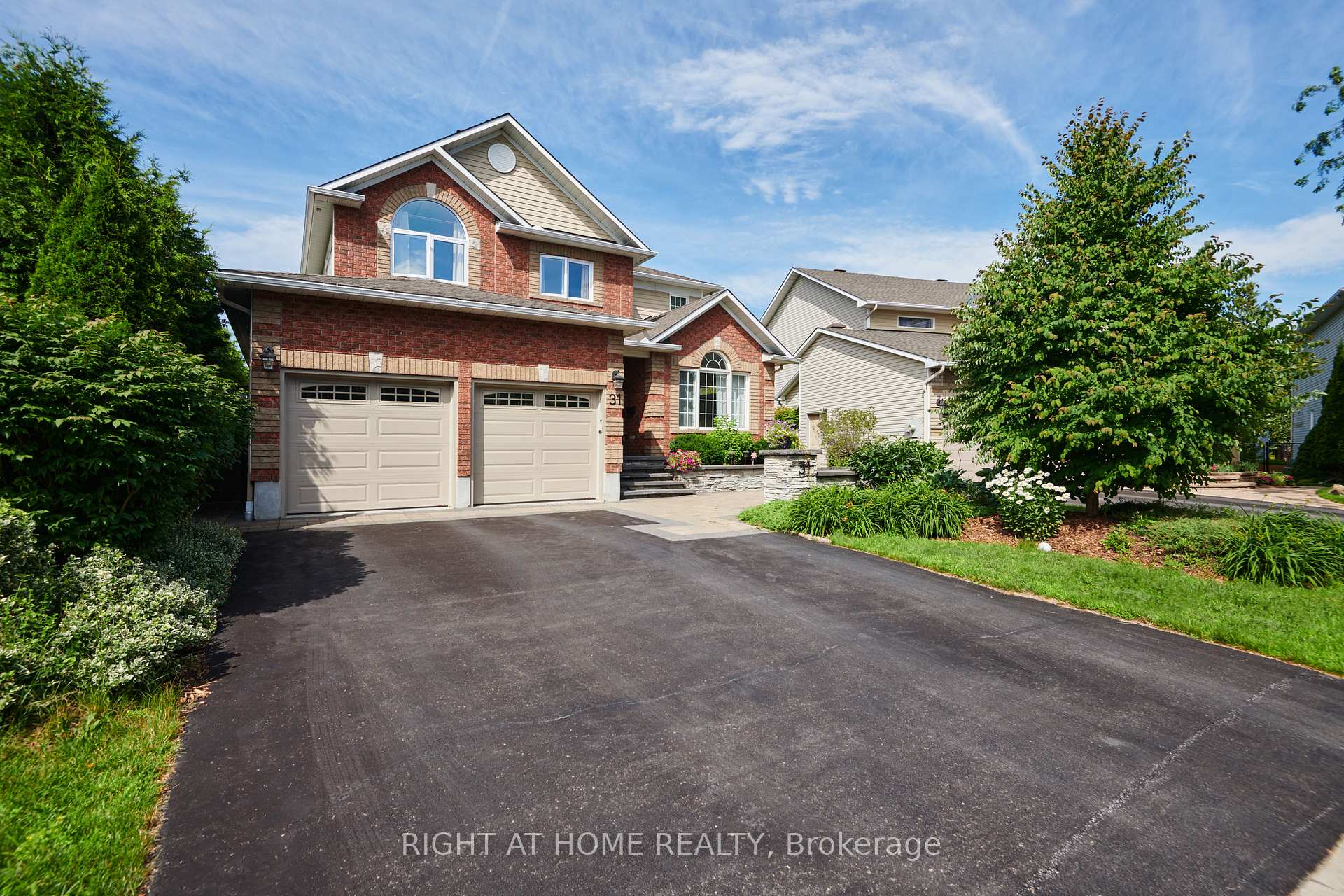 Photo 2 of 31 Forillon Crescent, Ottawa, Kanata - Bridlewood — HOMEH