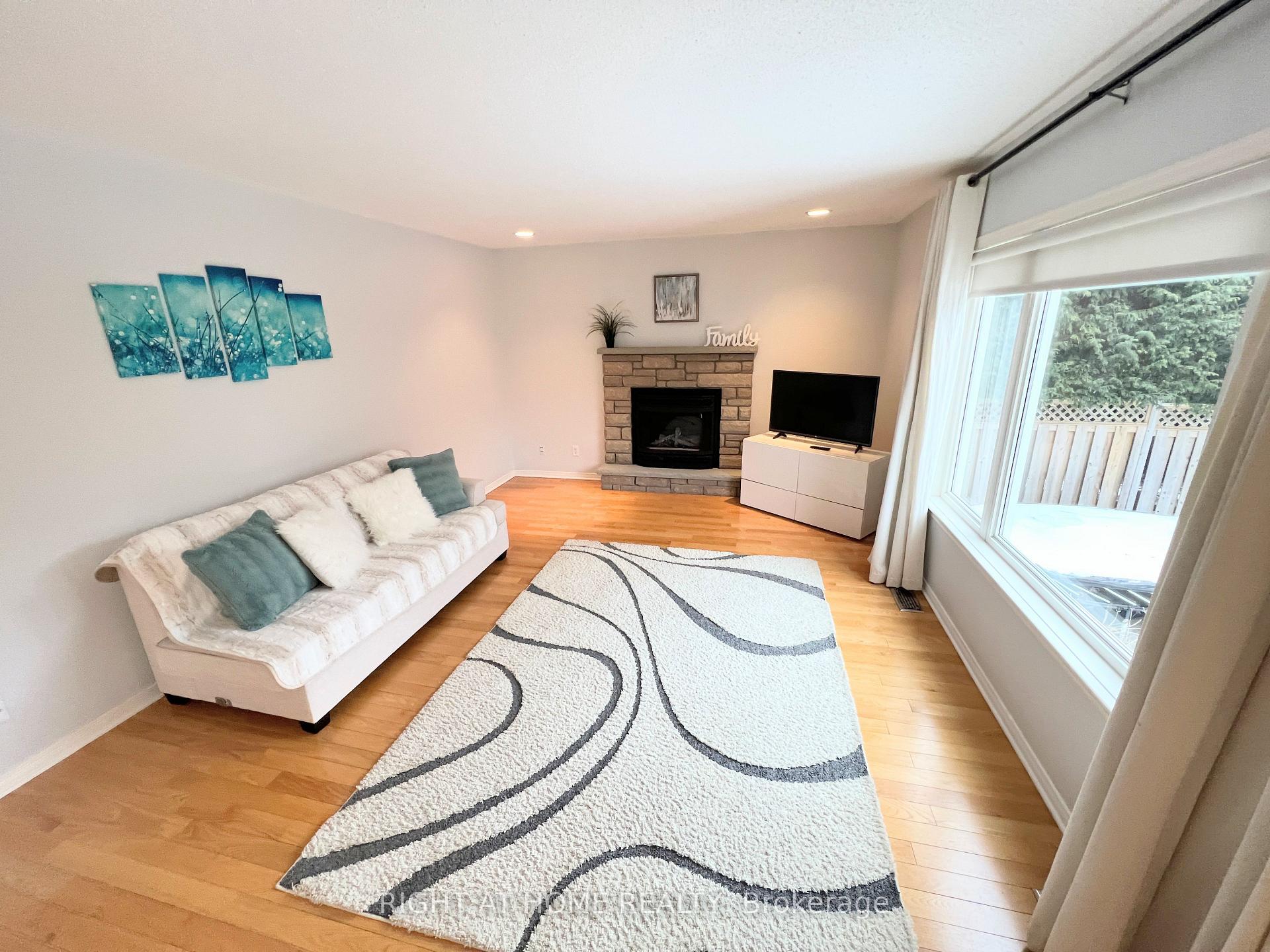 Photo 20 of 31 Forillon Crescent, Ottawa, Kanata - Bridlewood — HOMEH