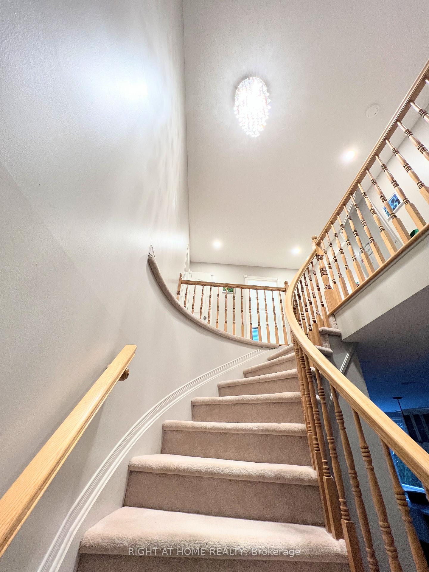 Photo 24 of 31 Forillon Crescent, Ottawa, Kanata - Bridlewood — HOMEH
