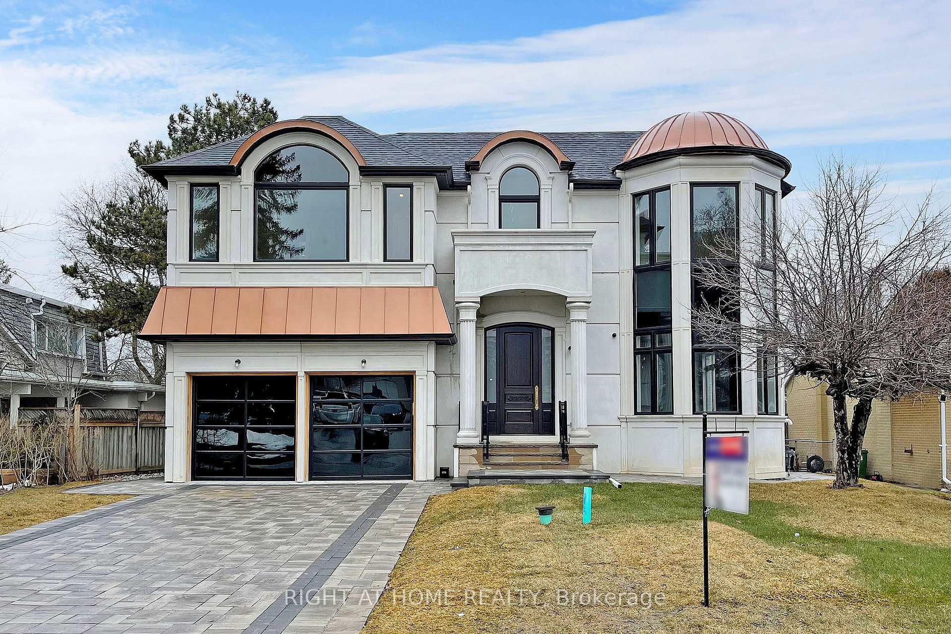 Photo 2 of 10 Jocelyn Crescent, North York, Banbury-Don Mills — HOMEH