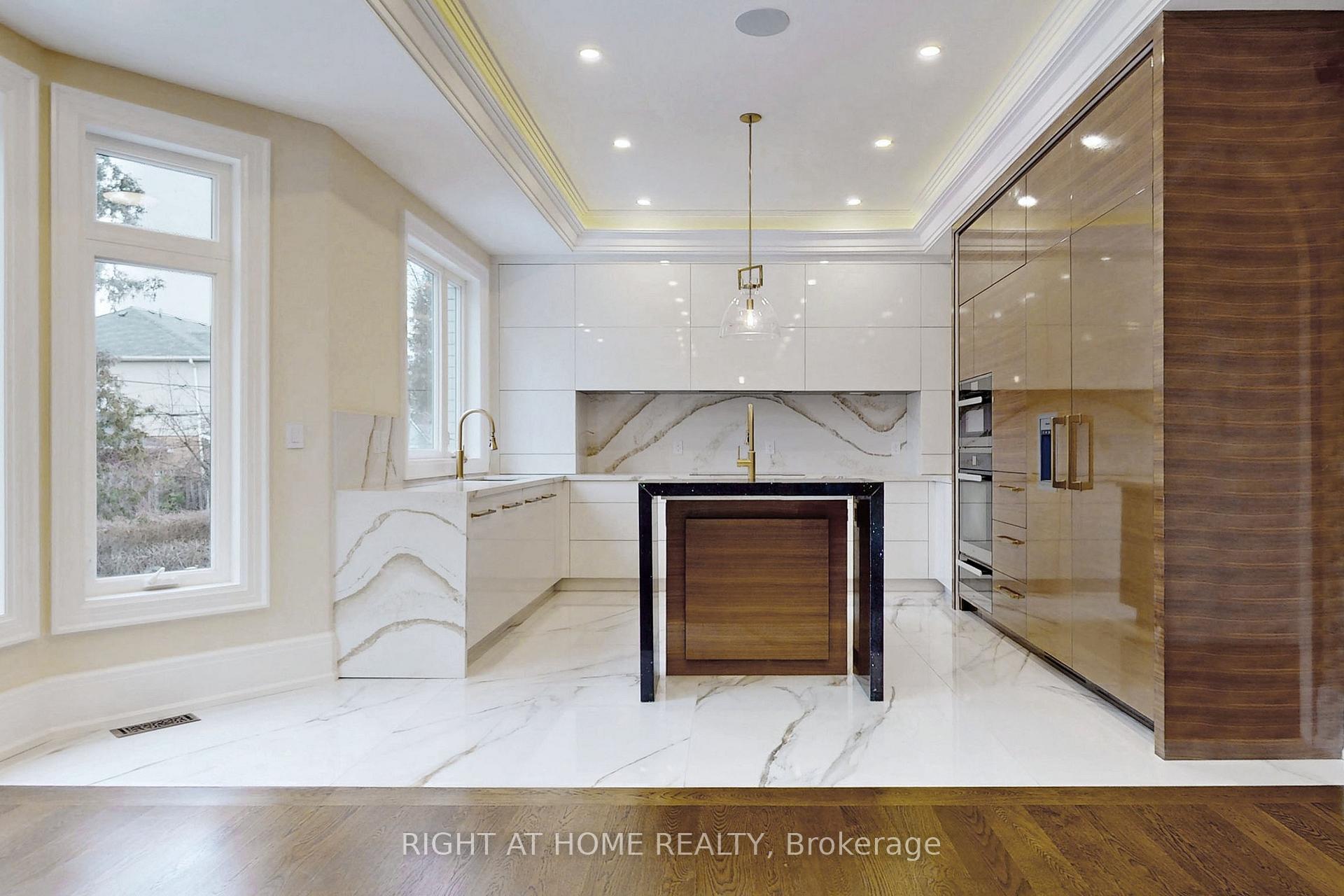 Photo 10 of 10 Jocelyn Crescent, North York, Banbury-Don Mills — HOMEH