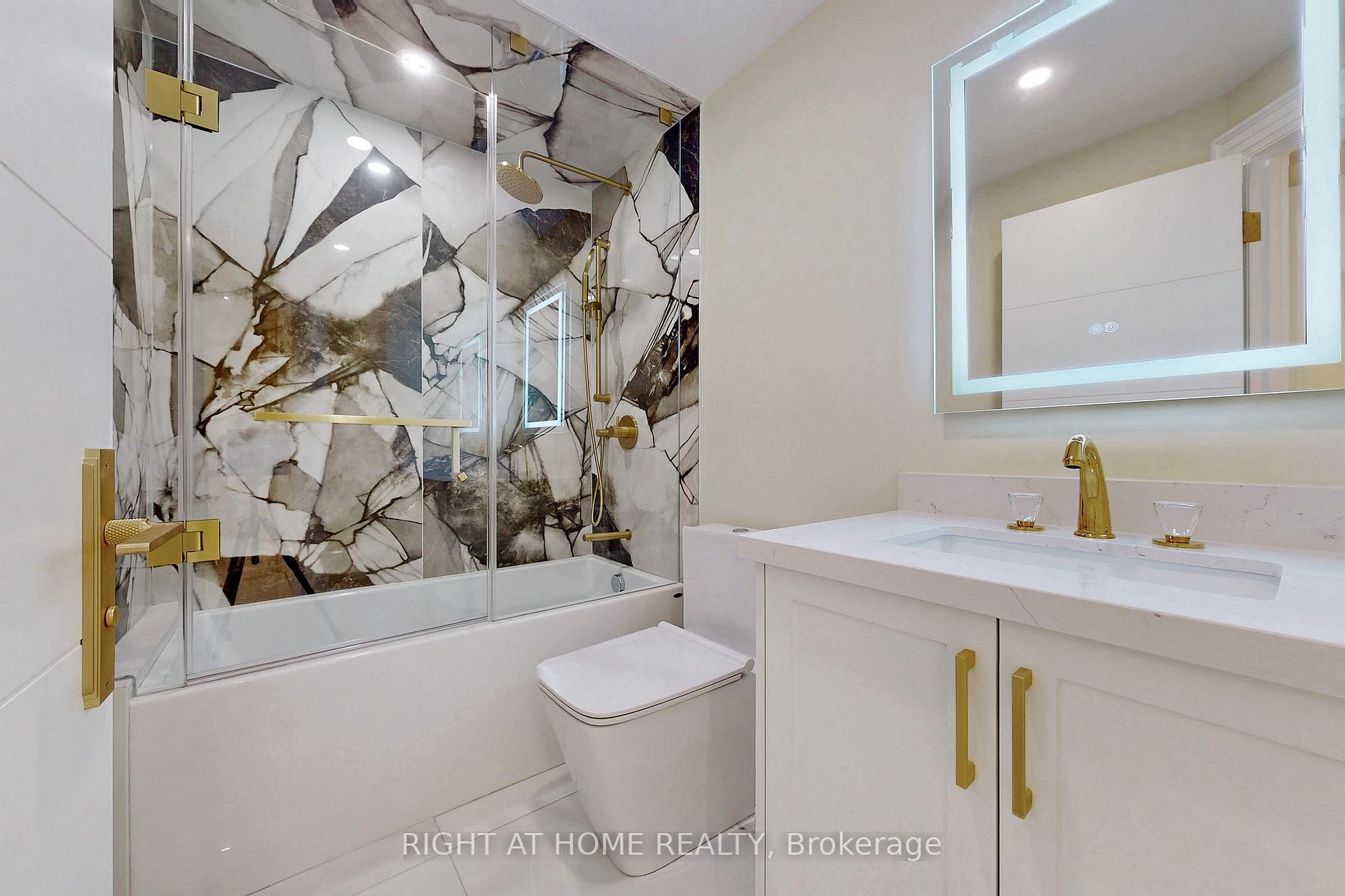 Photo 16 of 10 Jocelyn Crescent, North York, Banbury-Don Mills — HOMEH