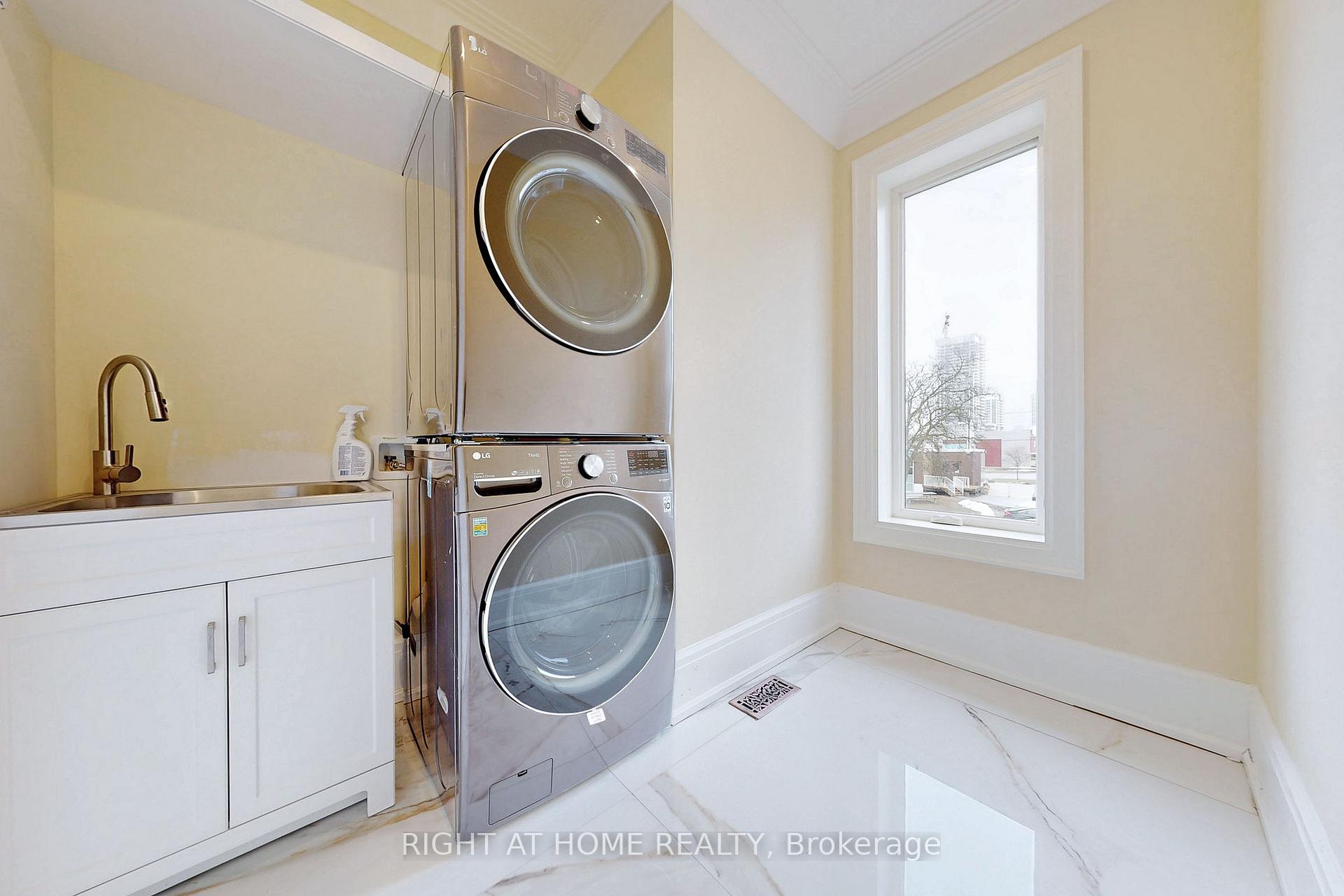 Photo 49 of 10 Jocelyn Crescent, North York, Banbury-Don Mills — HOMEH