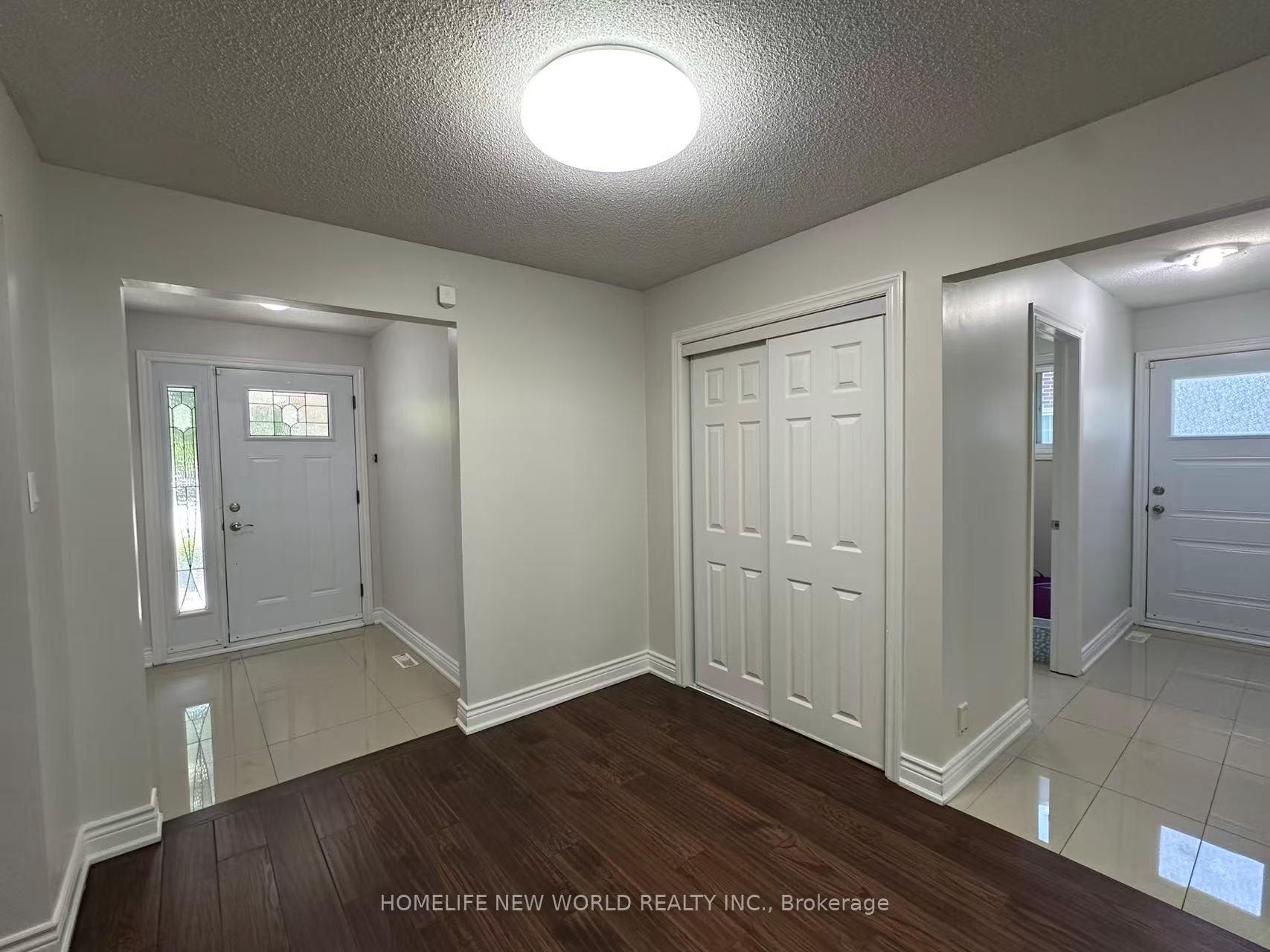 Photo 3 of 10 Epping Court, Markham, Milliken Mills West — HOMEH