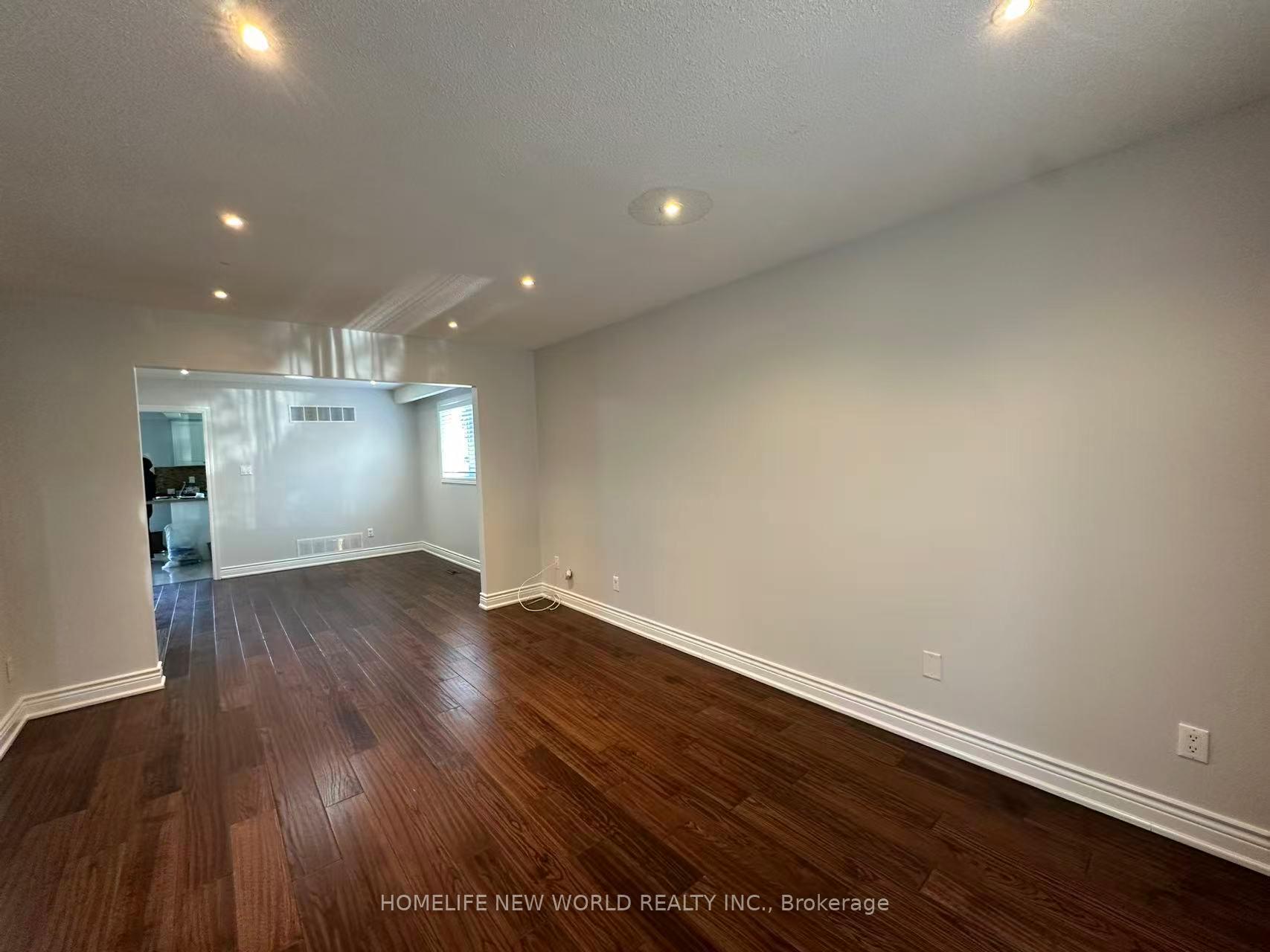 Photo 5 of 10 Epping Court, Markham, Milliken Mills West — HOMEH