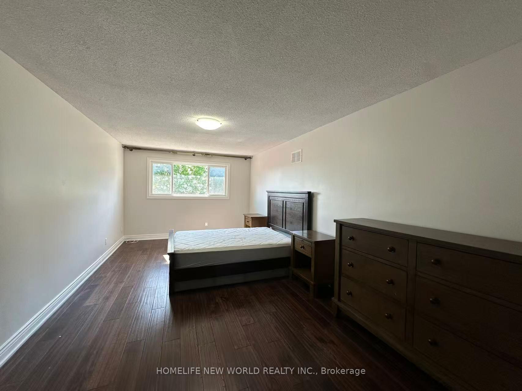 Photo 8 of 10 Epping Court, Markham, Milliken Mills West — HOMEH