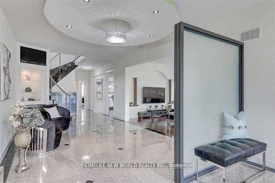 Photo 2 of Unit upper, 30 Rural Avenue, Scarborough, Agincourt South-Malvern West — HOMEH