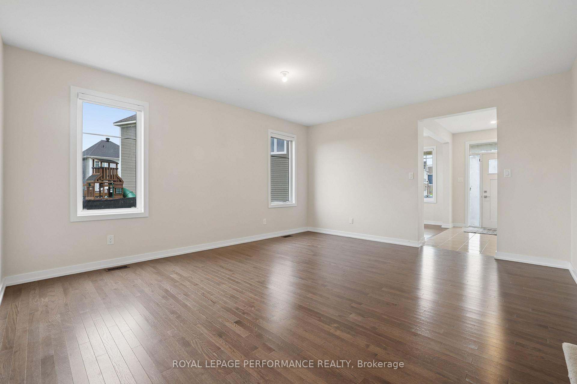Photo 11 of 85 Hackamore Crescent, Ottawa, Goulbourn Twp From Franktown Rd/South To Rideau — HOMEH