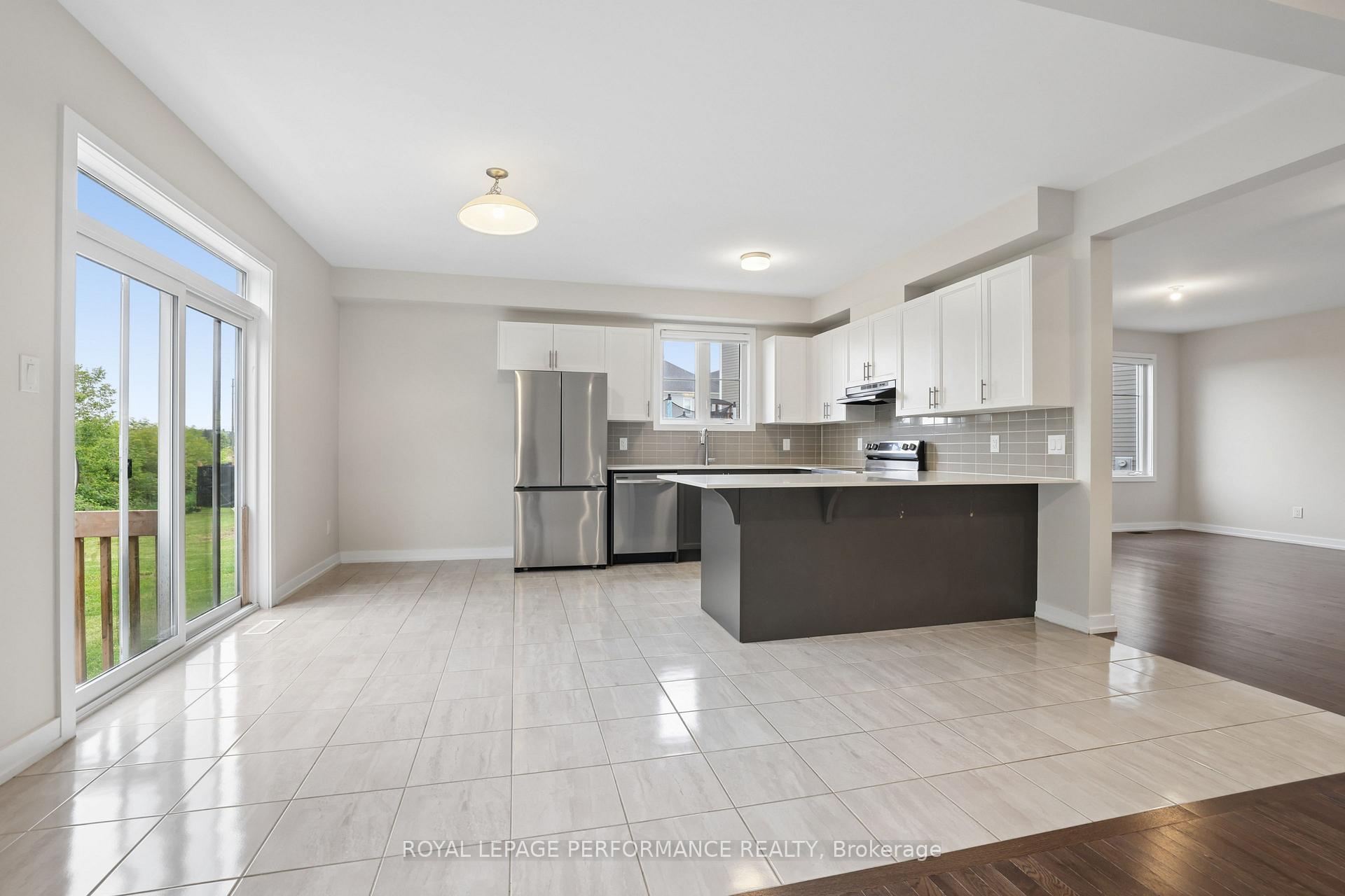 Photo 13 of 85 Hackamore Crescent, Ottawa, Goulbourn Twp From Franktown Rd/South To Rideau — HOMEH