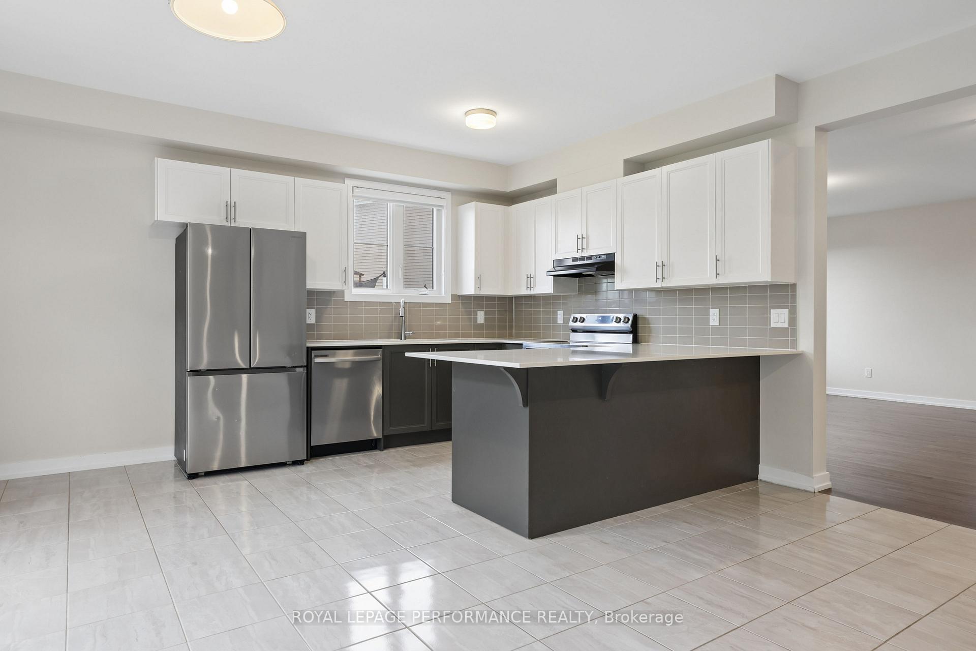 Photo 14 of 85 Hackamore Crescent, Ottawa, Goulbourn Twp From Franktown Rd/South To Rideau — HOMEH