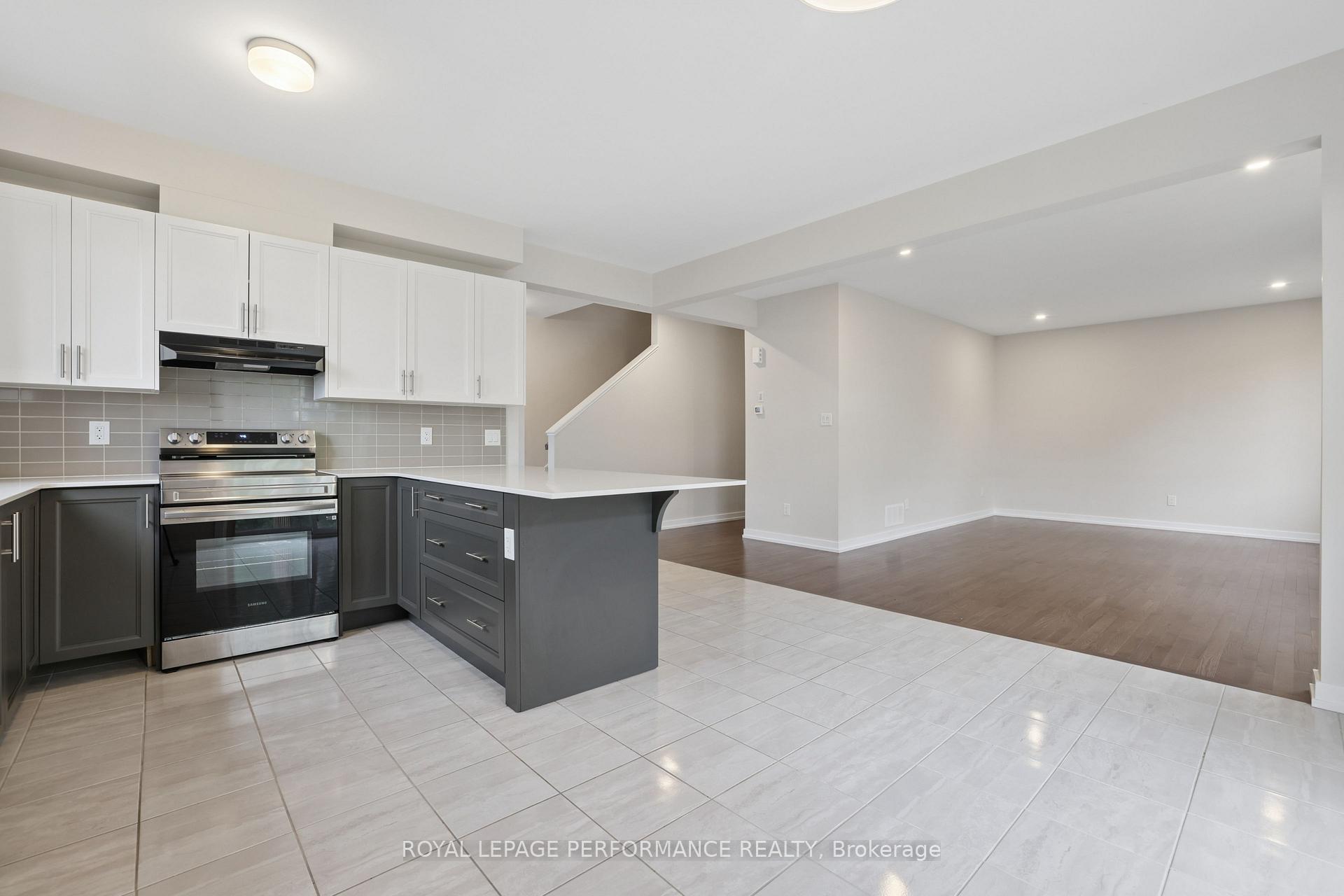 Photo 16 of 85 Hackamore Crescent, Ottawa, Goulbourn Twp From Franktown Rd/South To Rideau — HOMEH