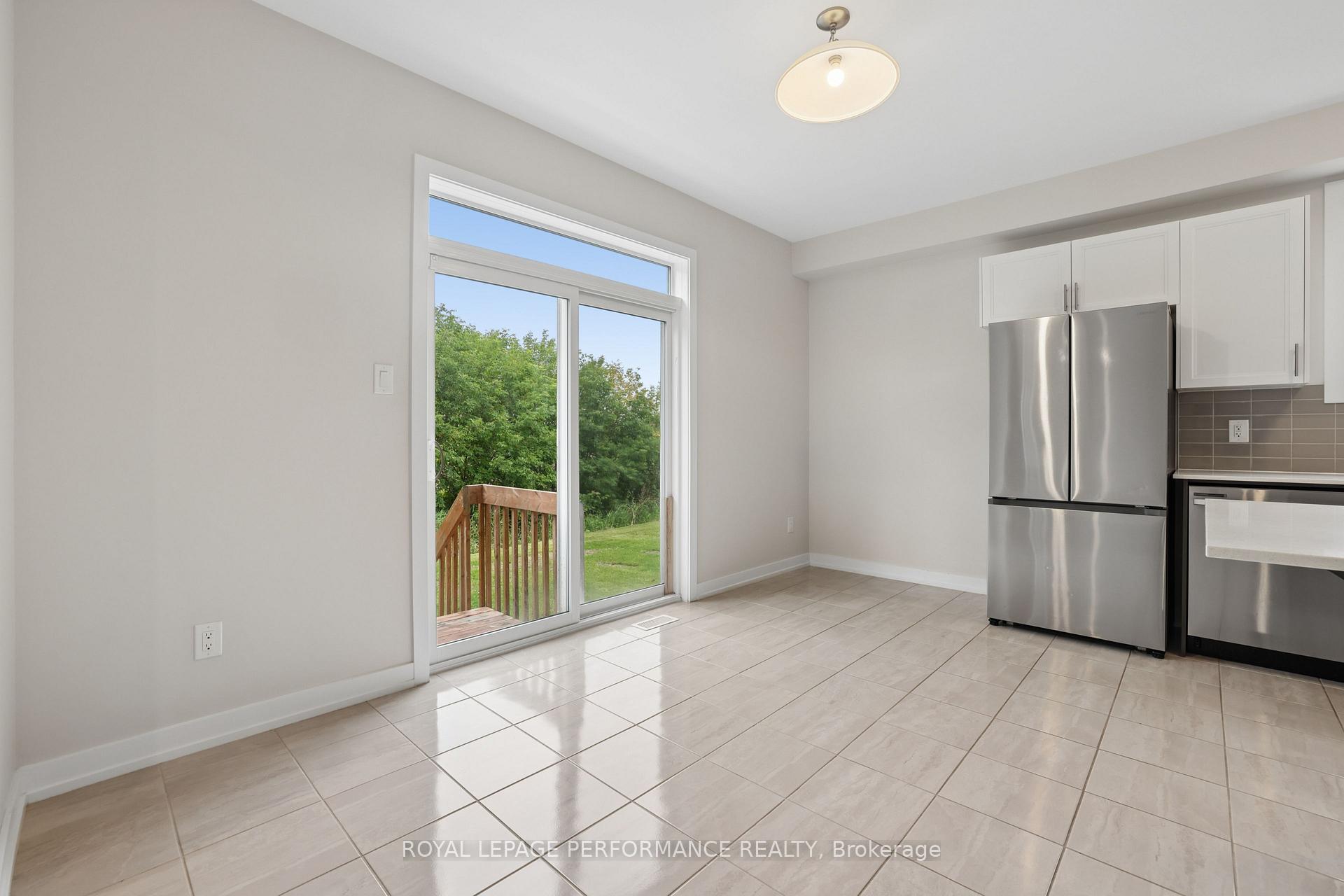 Photo 17 of 85 Hackamore Crescent, Ottawa, Goulbourn Twp From Franktown Rd/South To Rideau — HOMEH