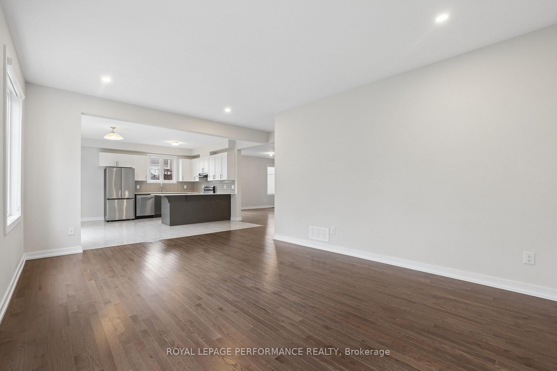 Photo 20 of 85 Hackamore Crescent, Ottawa, Goulbourn Twp From Franktown Rd/South To Rideau — HOMEH