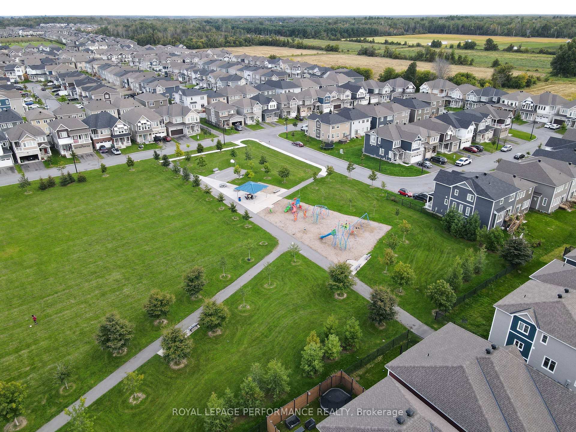 Photo 46 of 85 Hackamore Crescent, Ottawa, Goulbourn Twp From Franktown Rd/South To Rideau — HOMEH