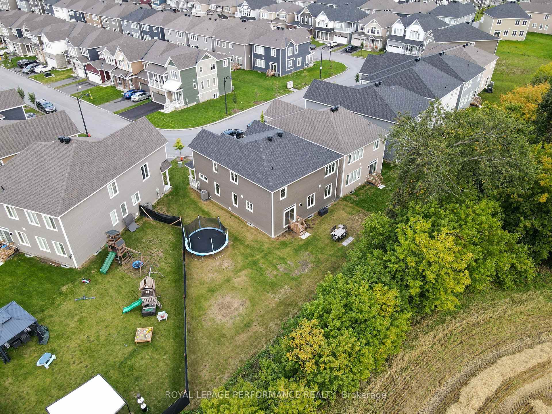 Photo 48 of 85 Hackamore Crescent, Ottawa, Goulbourn Twp From Franktown Rd/South To Rideau — HOMEH