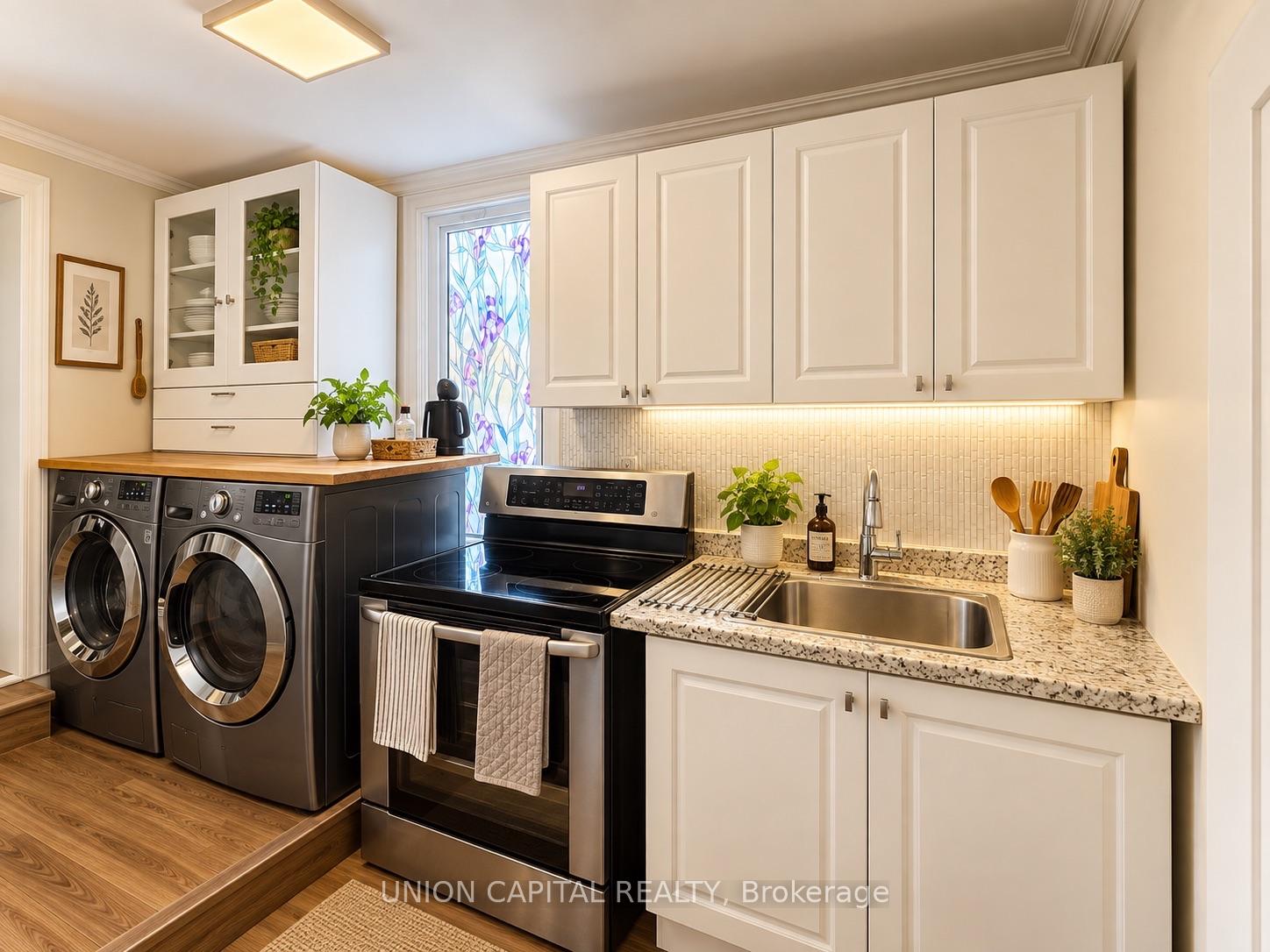 Photo 9 of Unit 2nd Fl, 459 Queen Street W, Toronto, Waterfront Communities — HOMEH