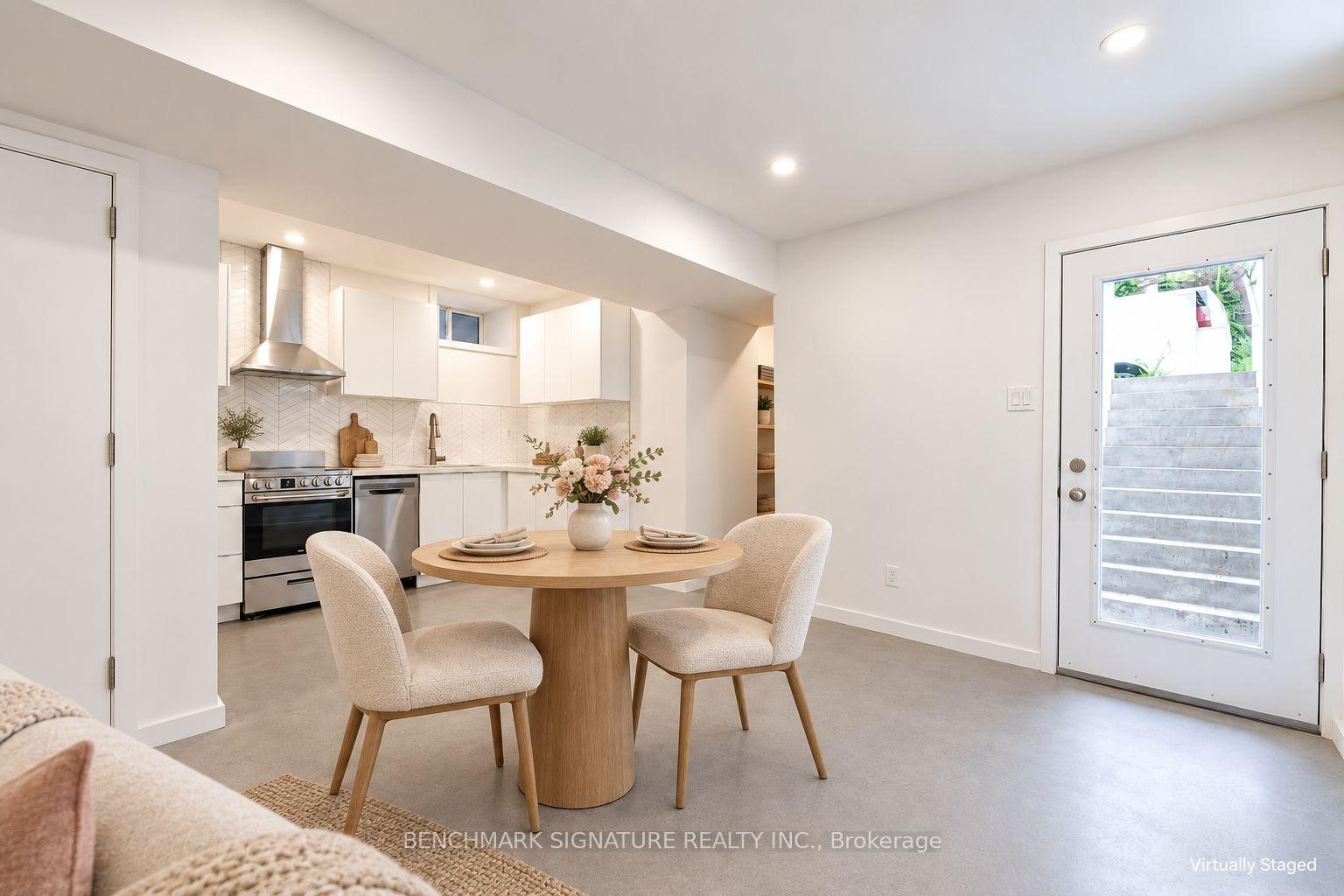 Photo 4 of Unit Lower, 301 Euclid Avenue, Toronto, Trinity-Bellwoods — HOMEH